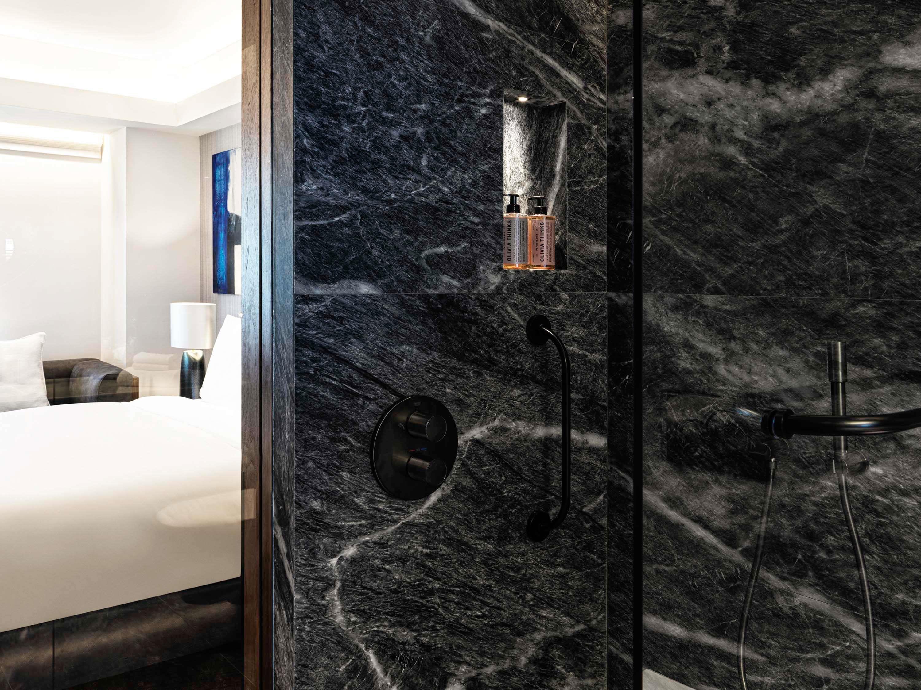 Junior Suite King Size Bed