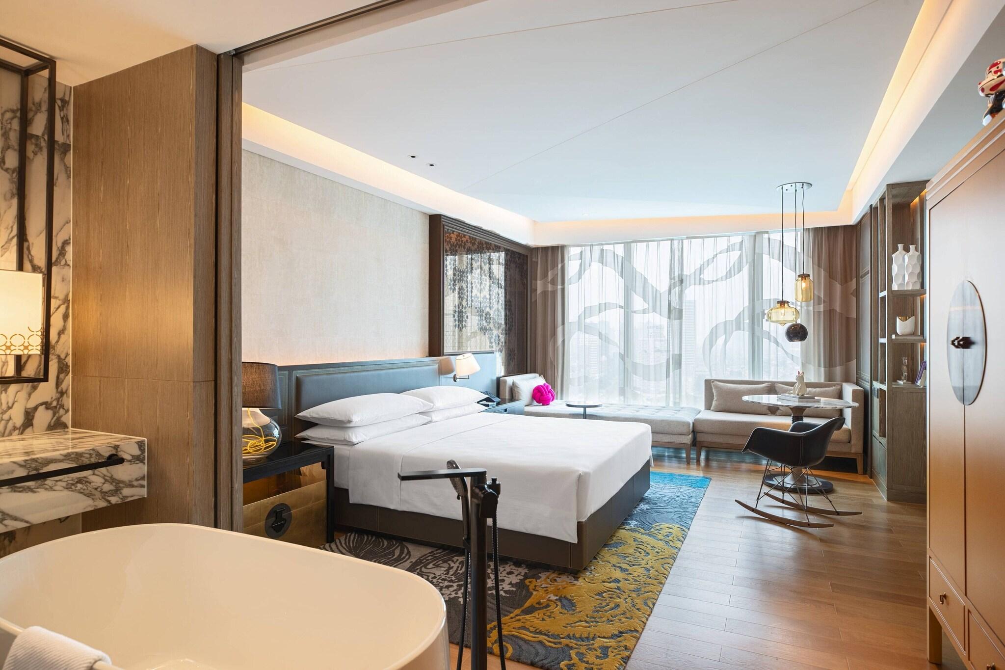 Double City View King Bed