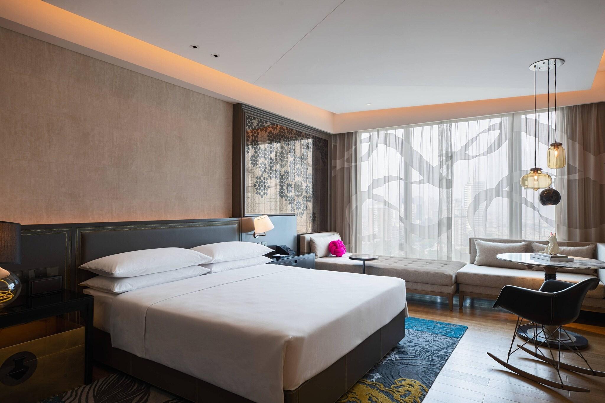 Double City View King Bed