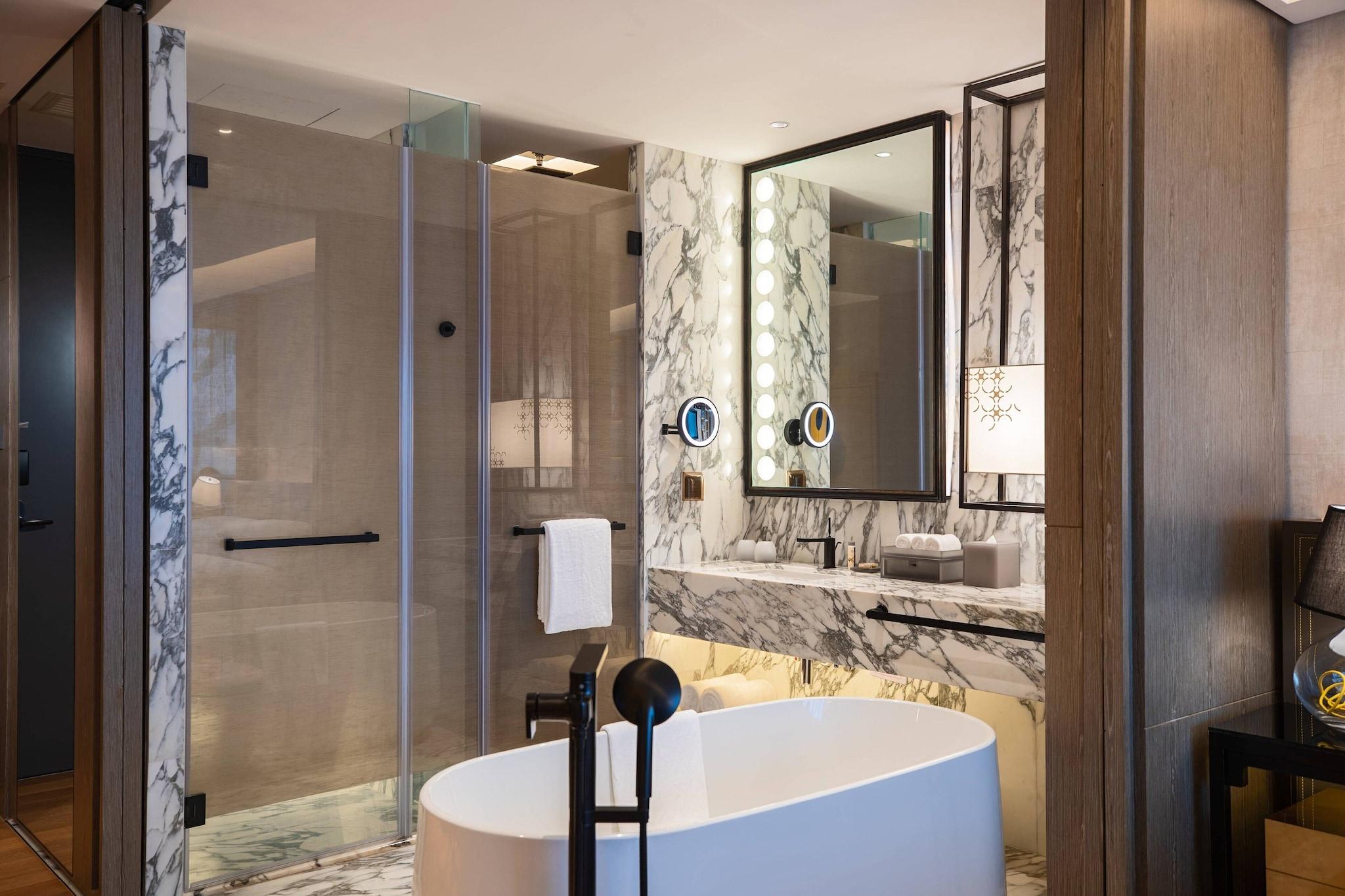 Double City View King Bed