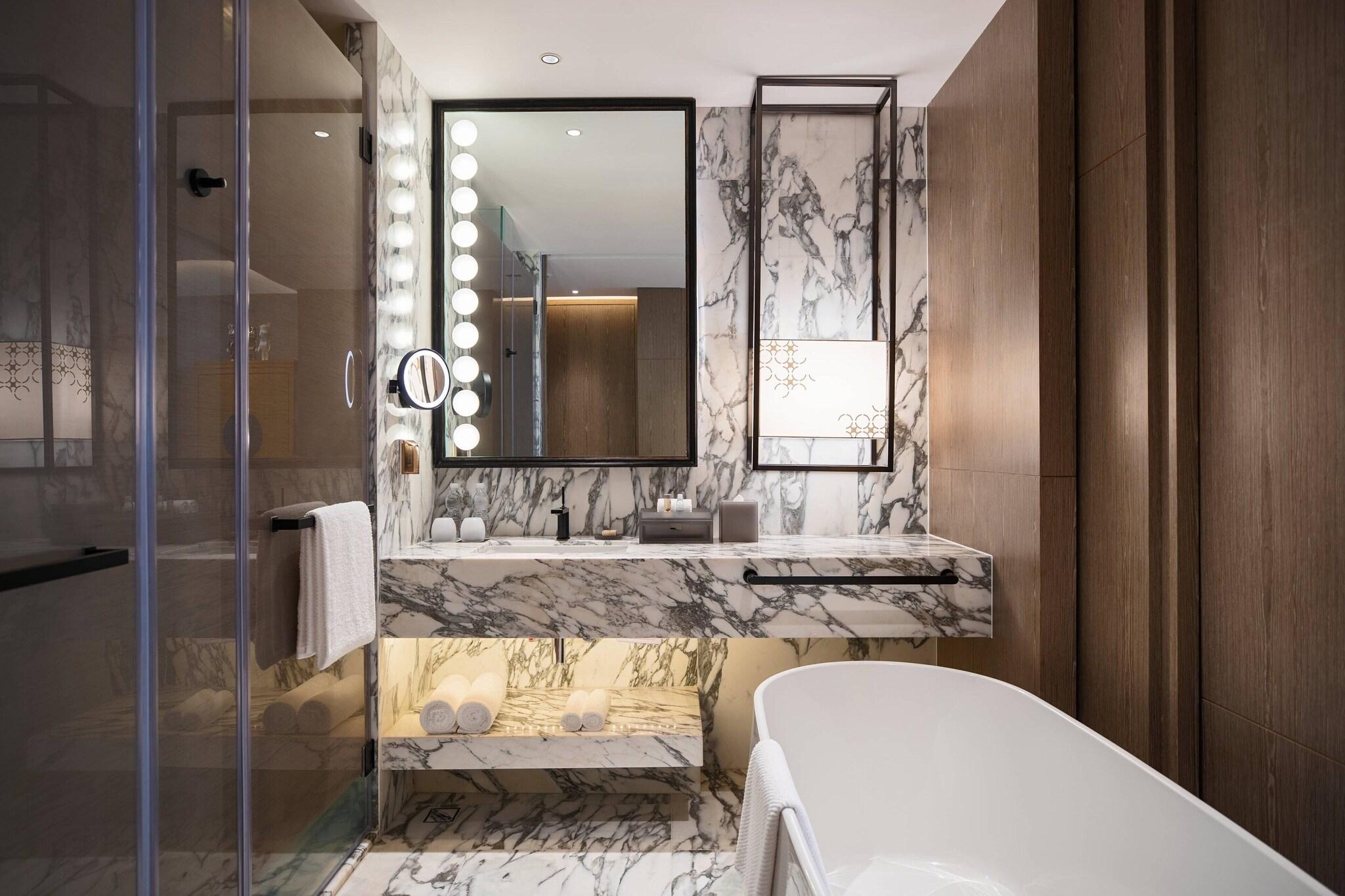 Double City View King Bed