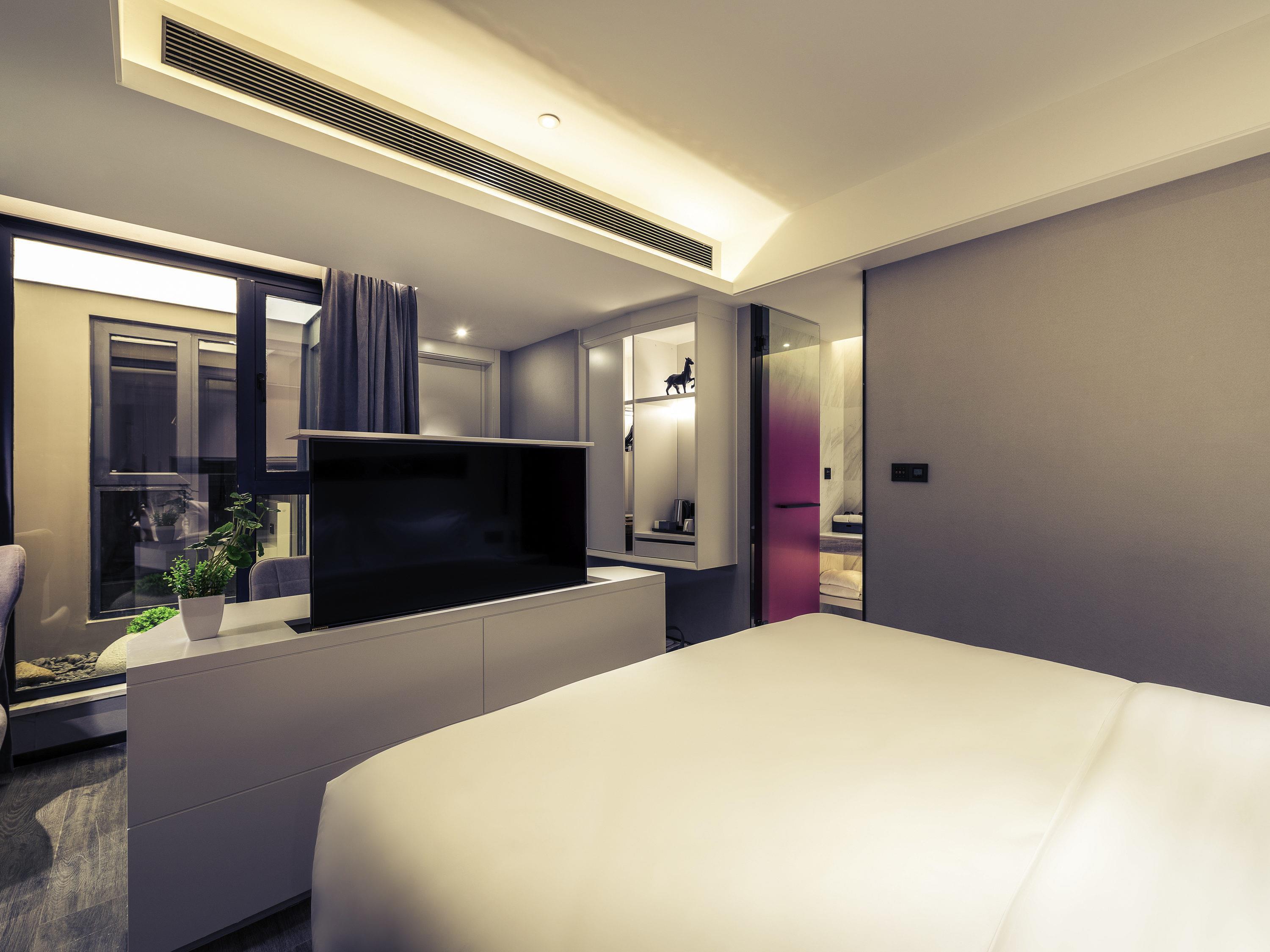 Double Superior King Bed