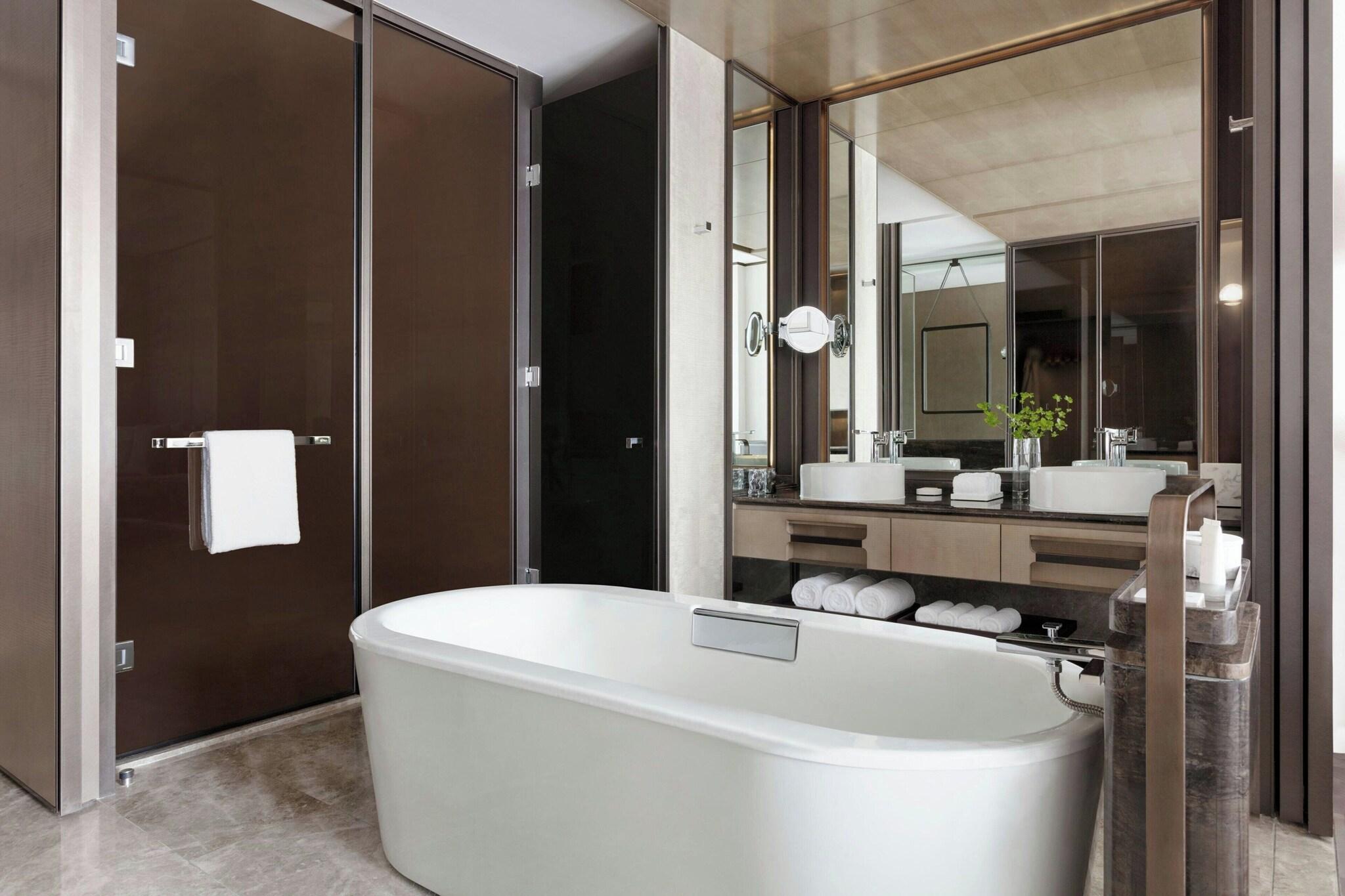 Double Executive King Bed