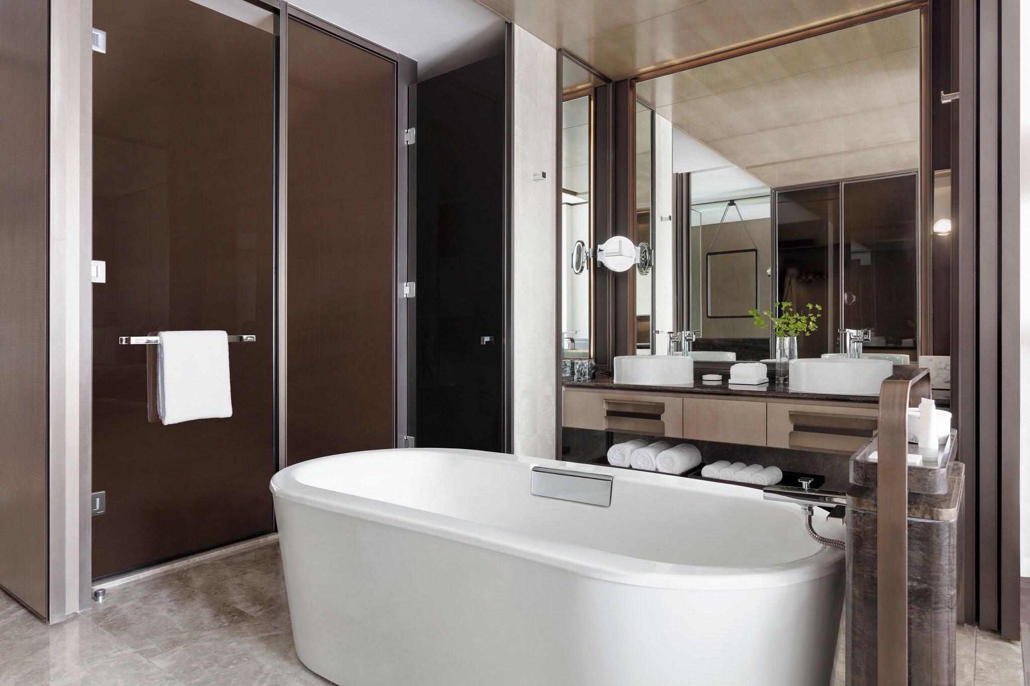 Double Executive King Bed