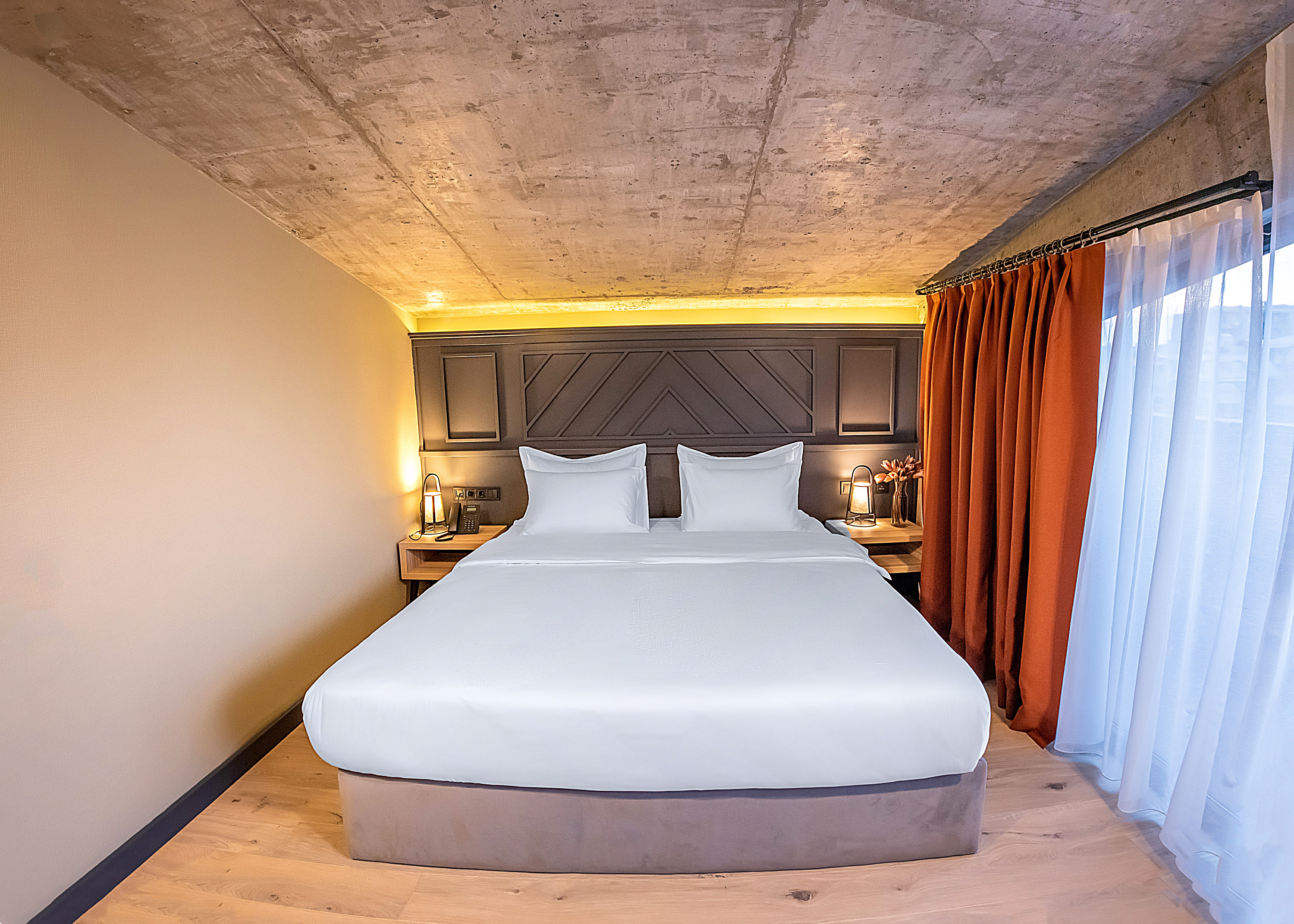 Double or Twin City View Two Beds