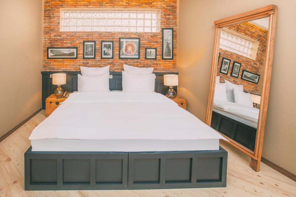 Double or Twin Standard