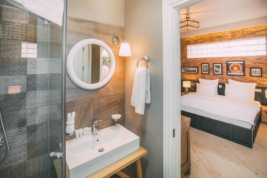 Double or Twin Standard