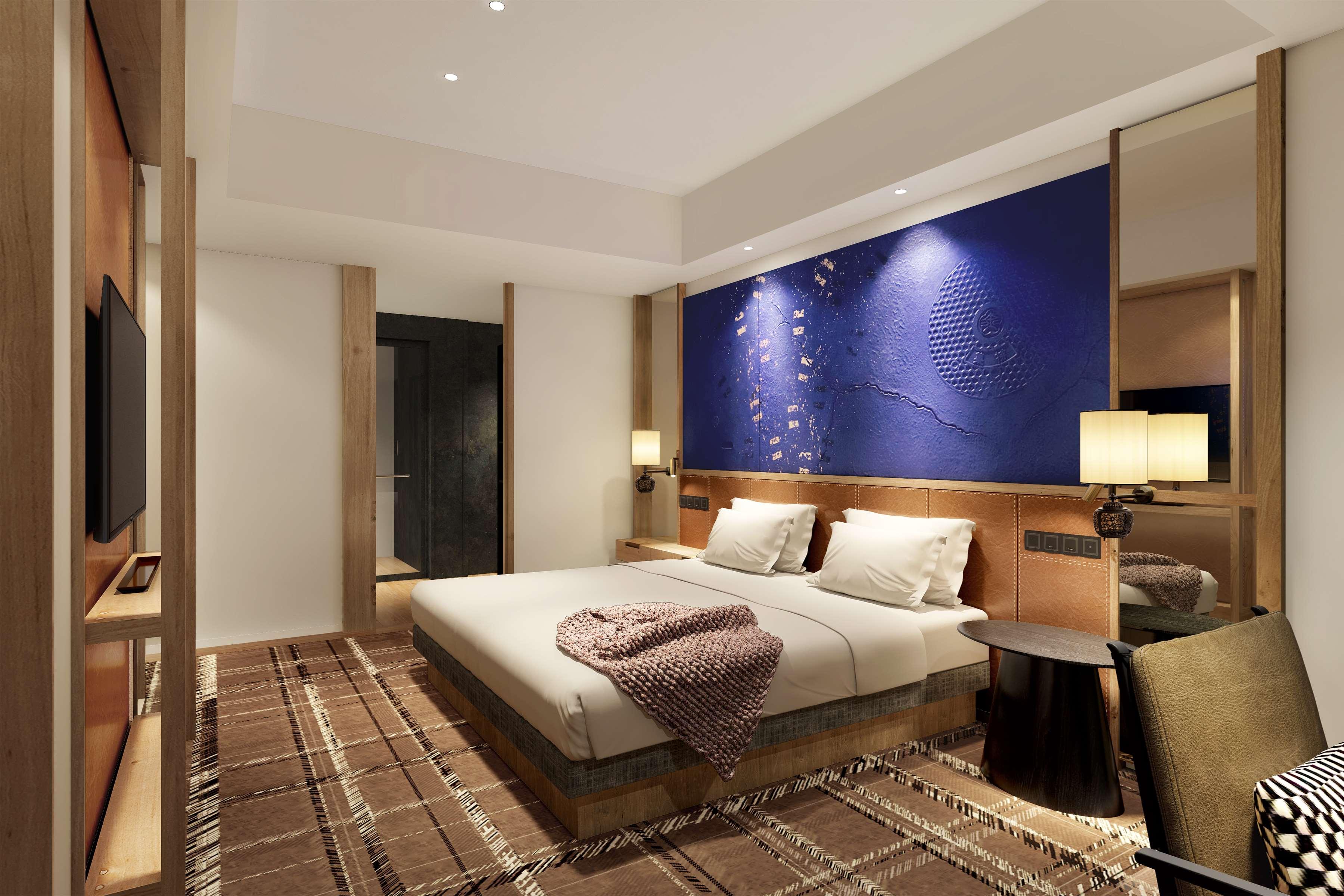 Suite King Size Bed