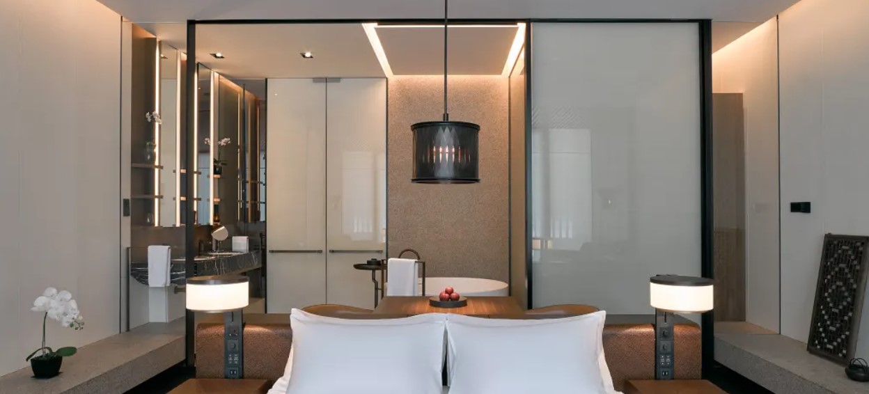 Studio King Size Bed