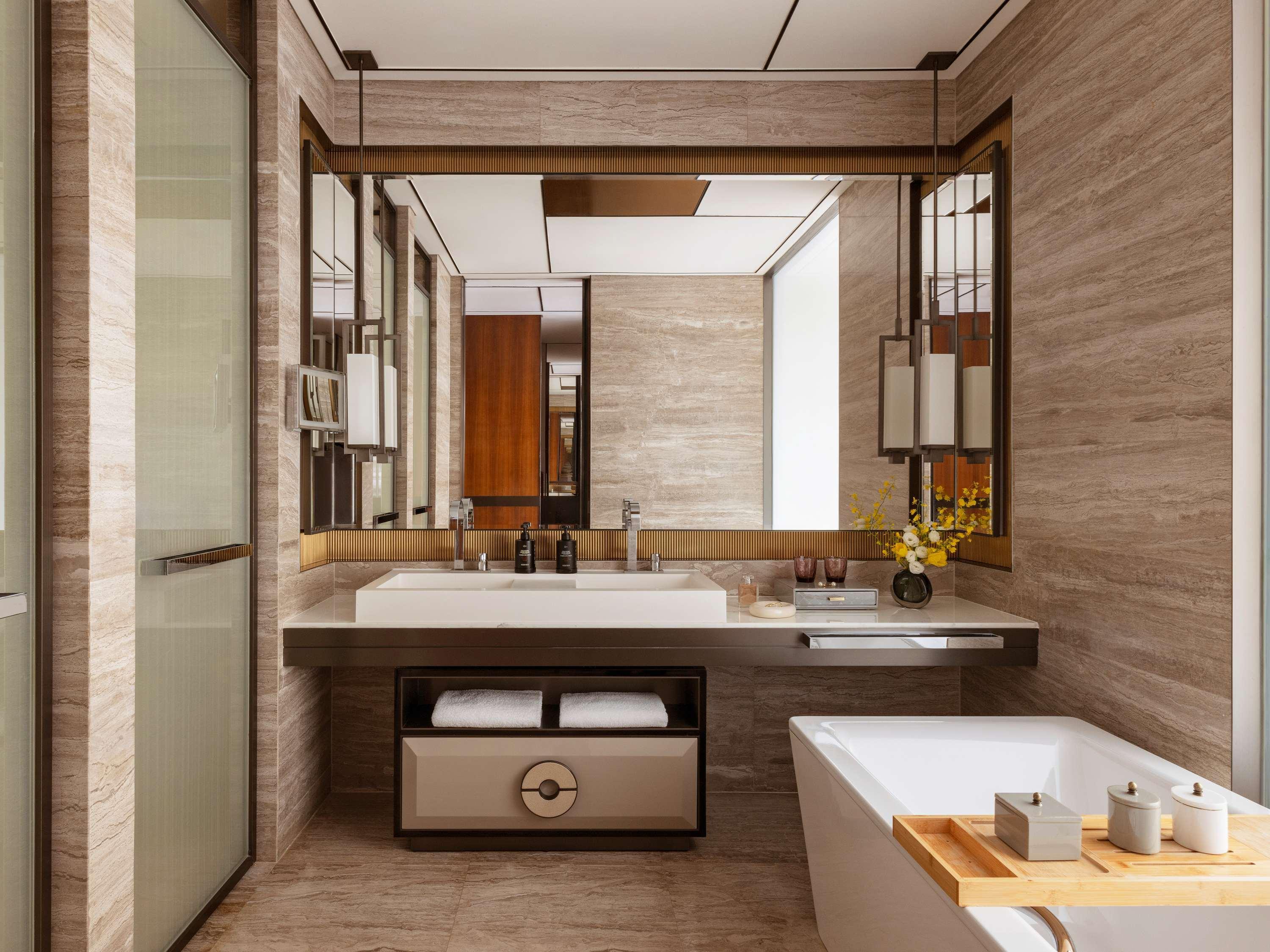 Double Deluxe King Bed