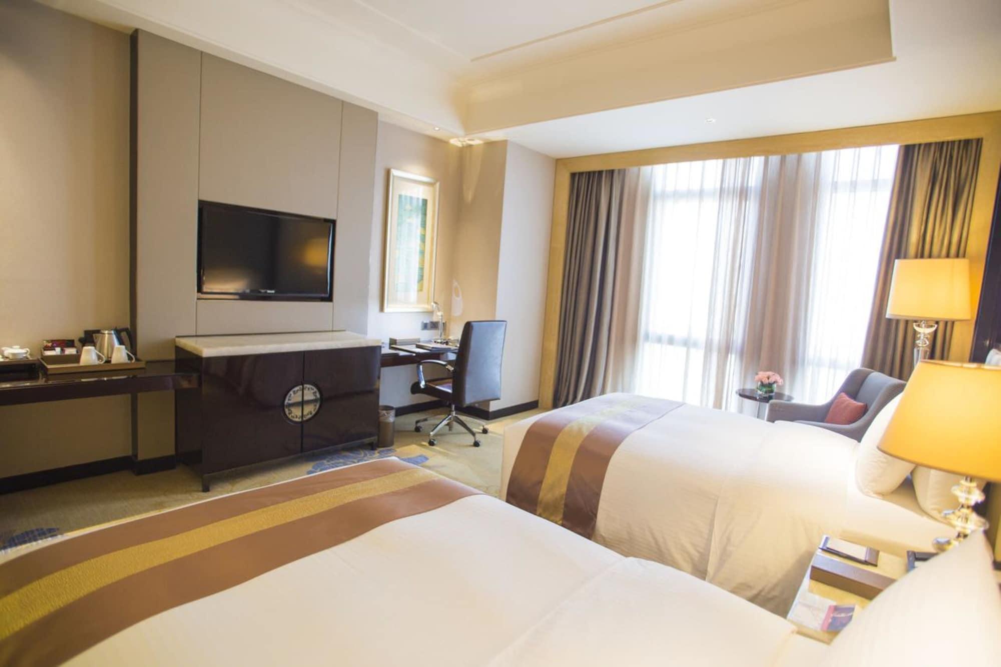 Twin Deluxe Superior