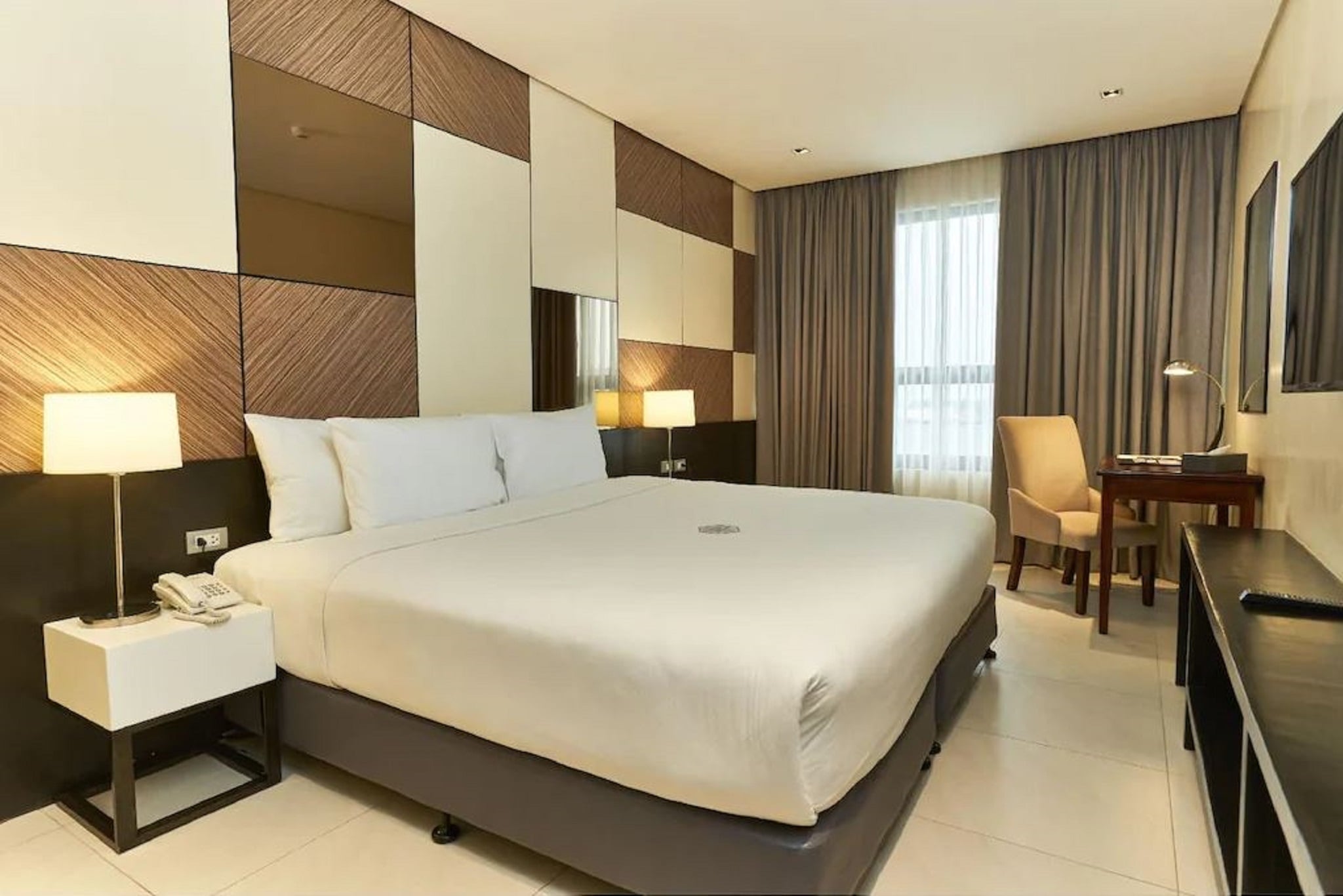 Double Deluxe King Bed