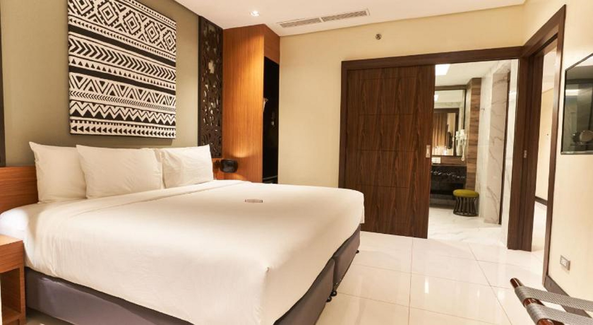 Double Deluxe King Bed