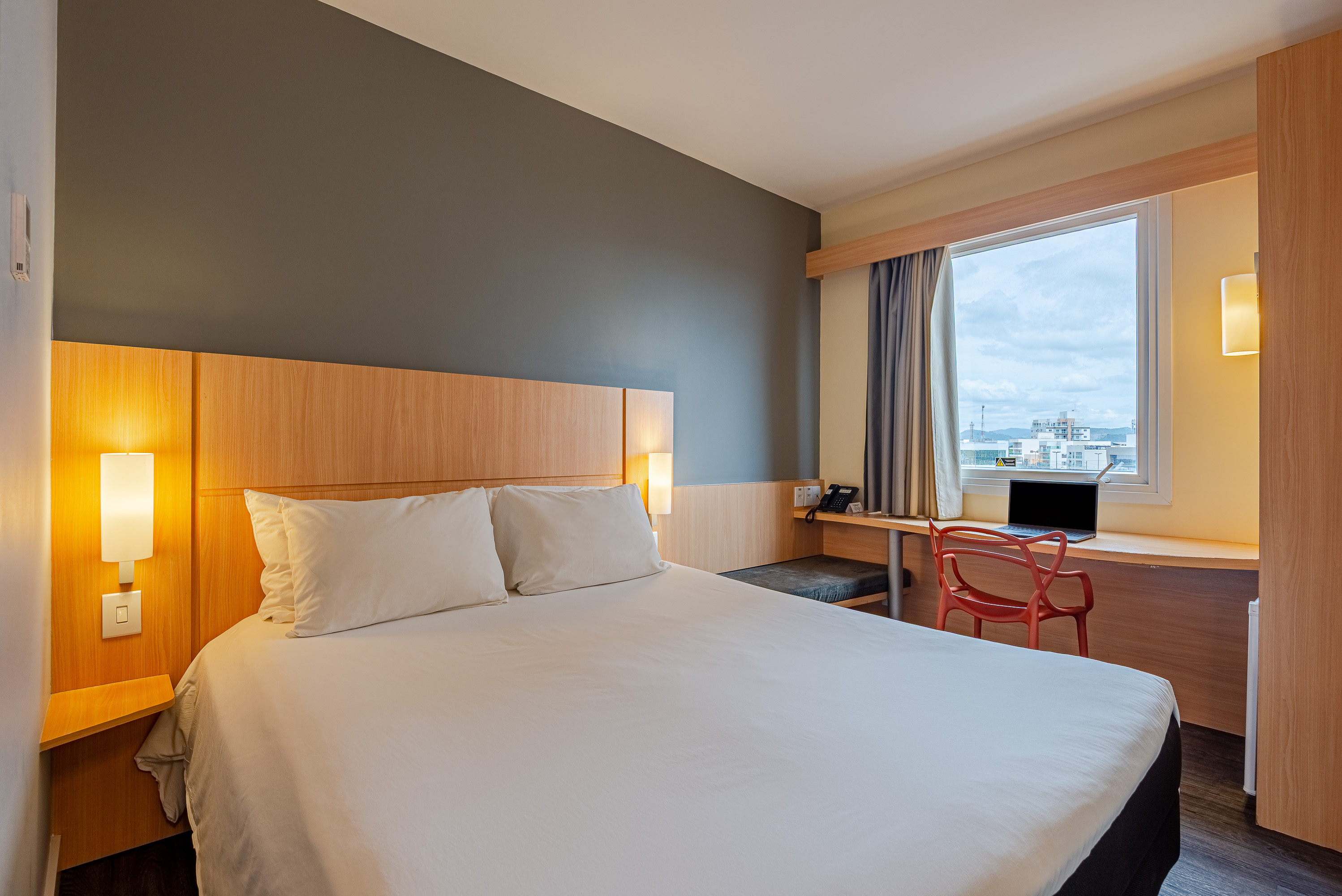 Double Queen Size Bed