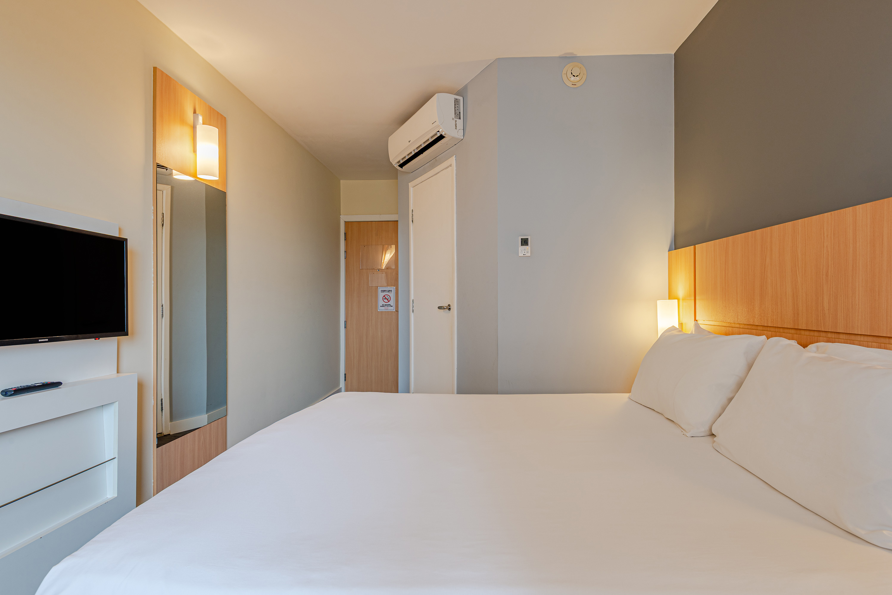 Double Queen Size Bed