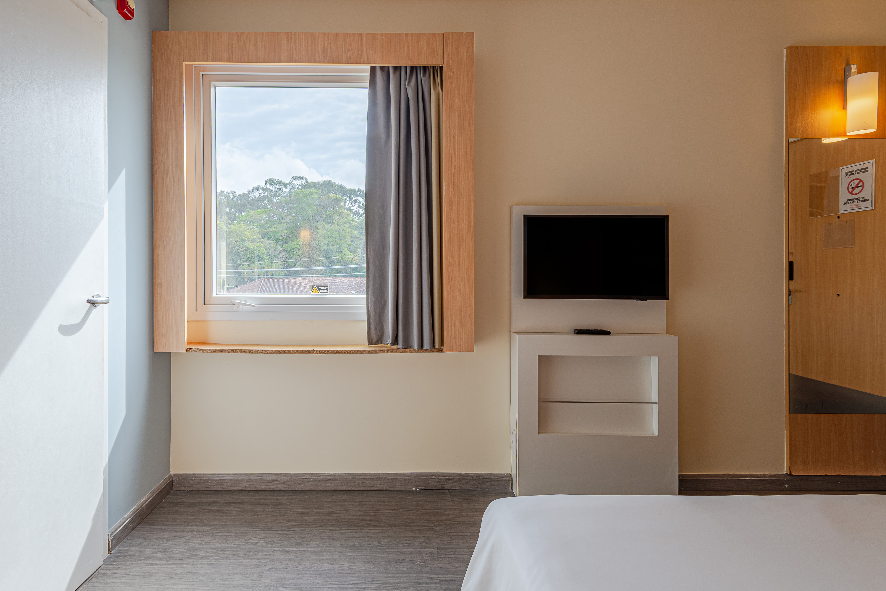 Double Accessible-queen Size Bed