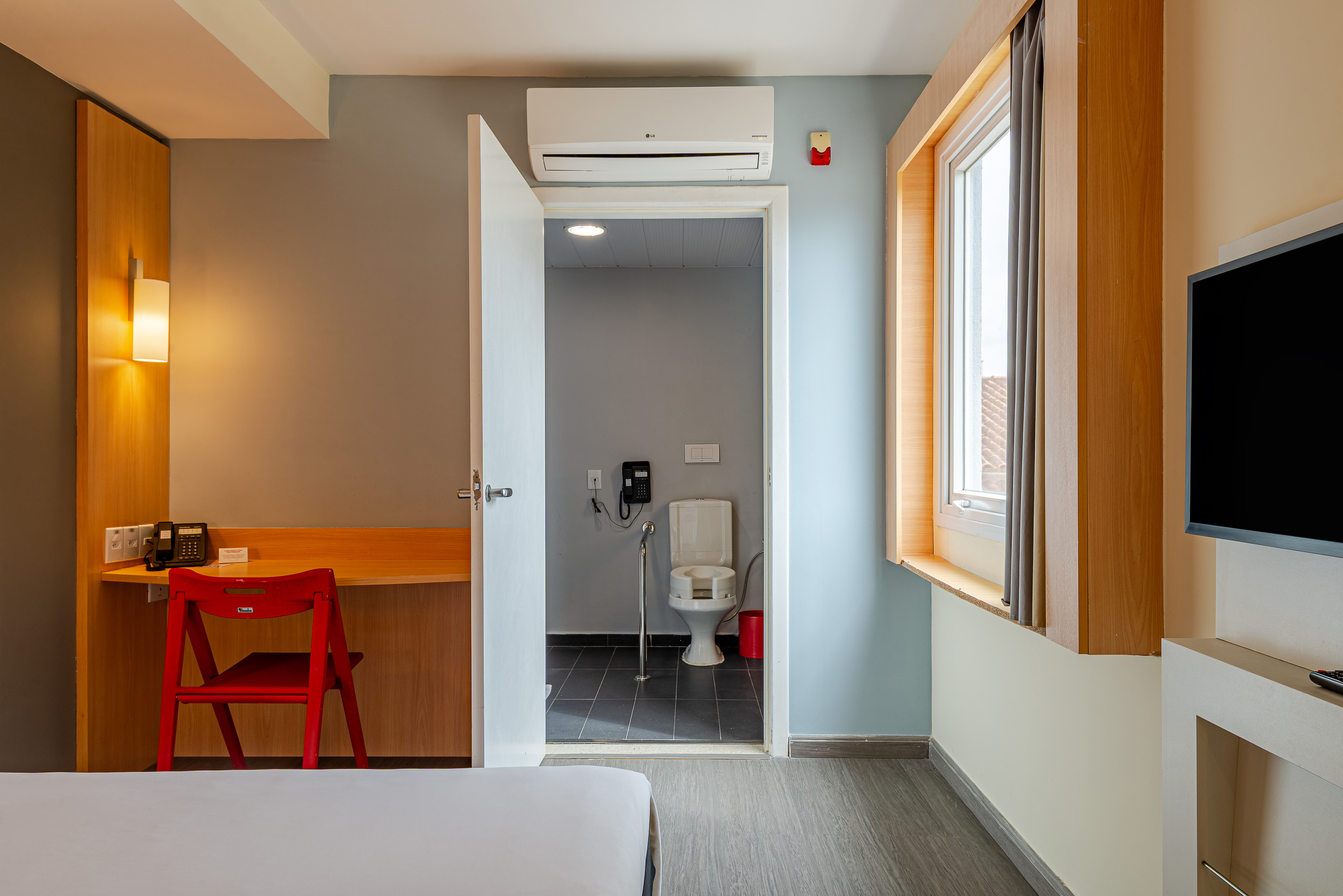 Double Accessible-queen Size Bed