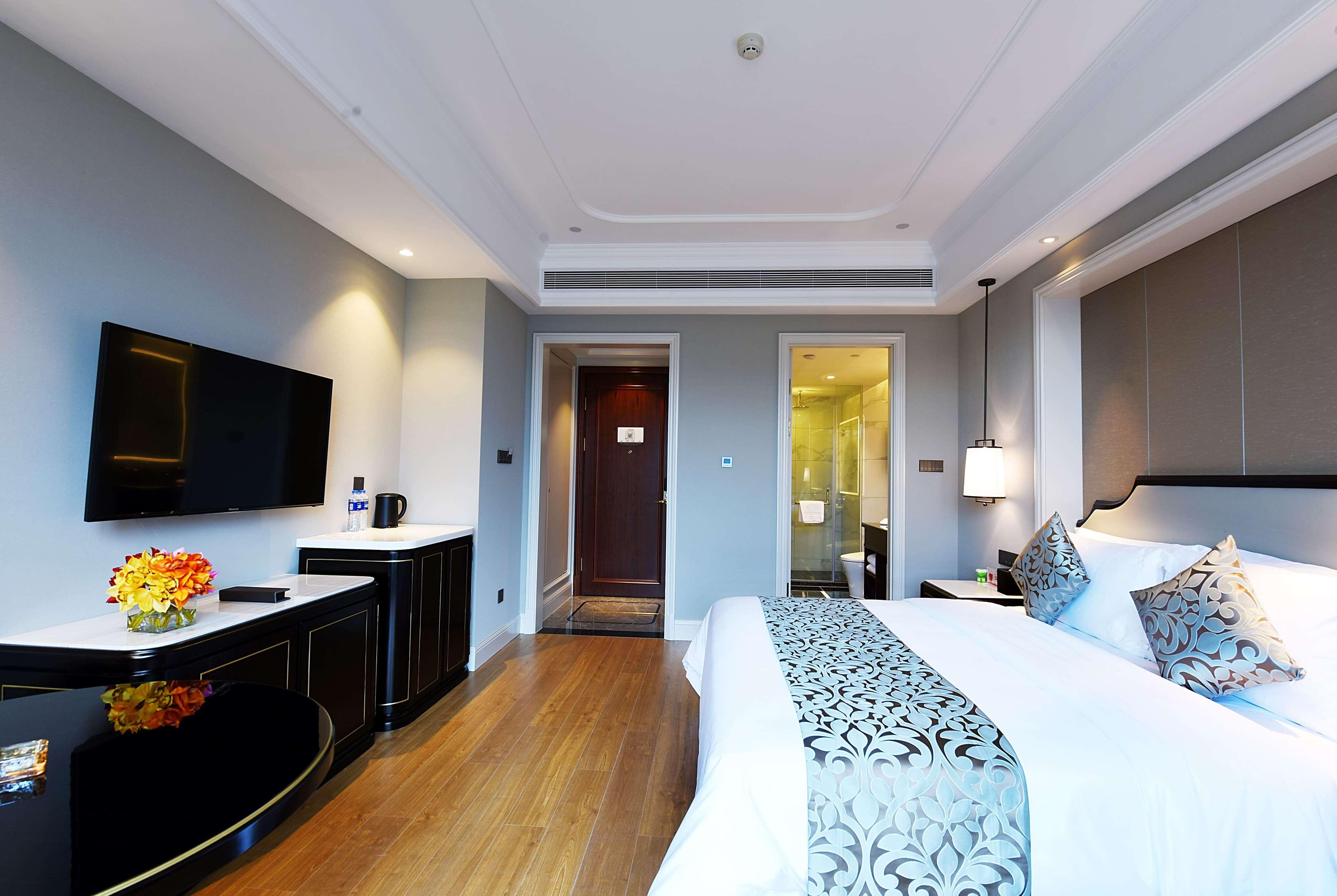 Room King Bed Non Smoking