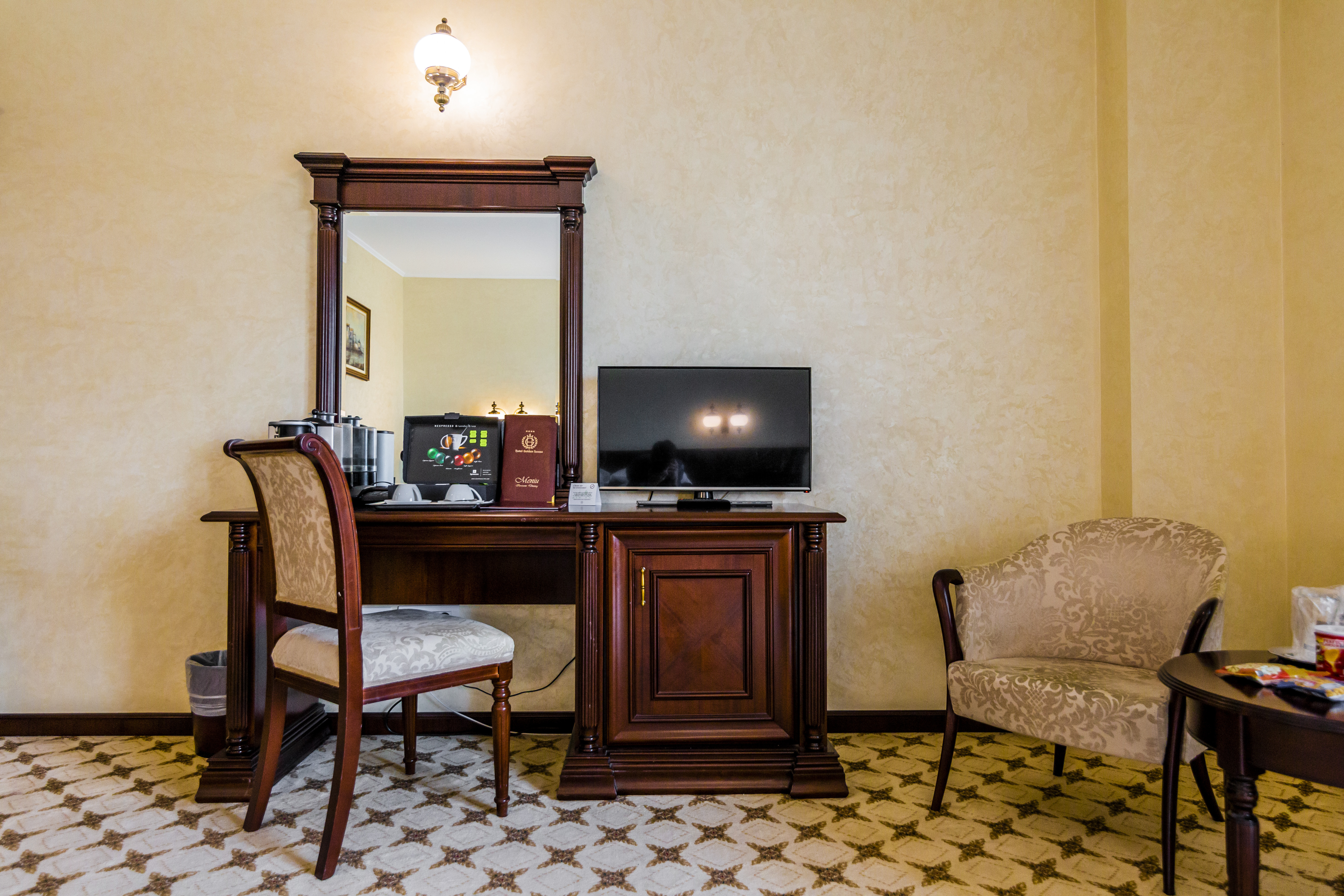 Double Queen Size Bed