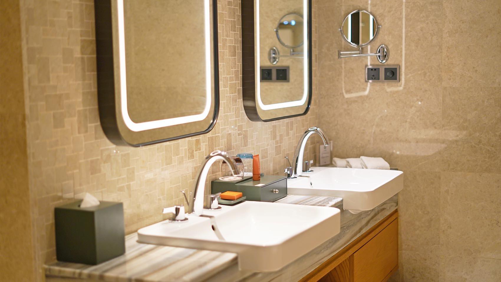 Suite Pool View One Bedroom