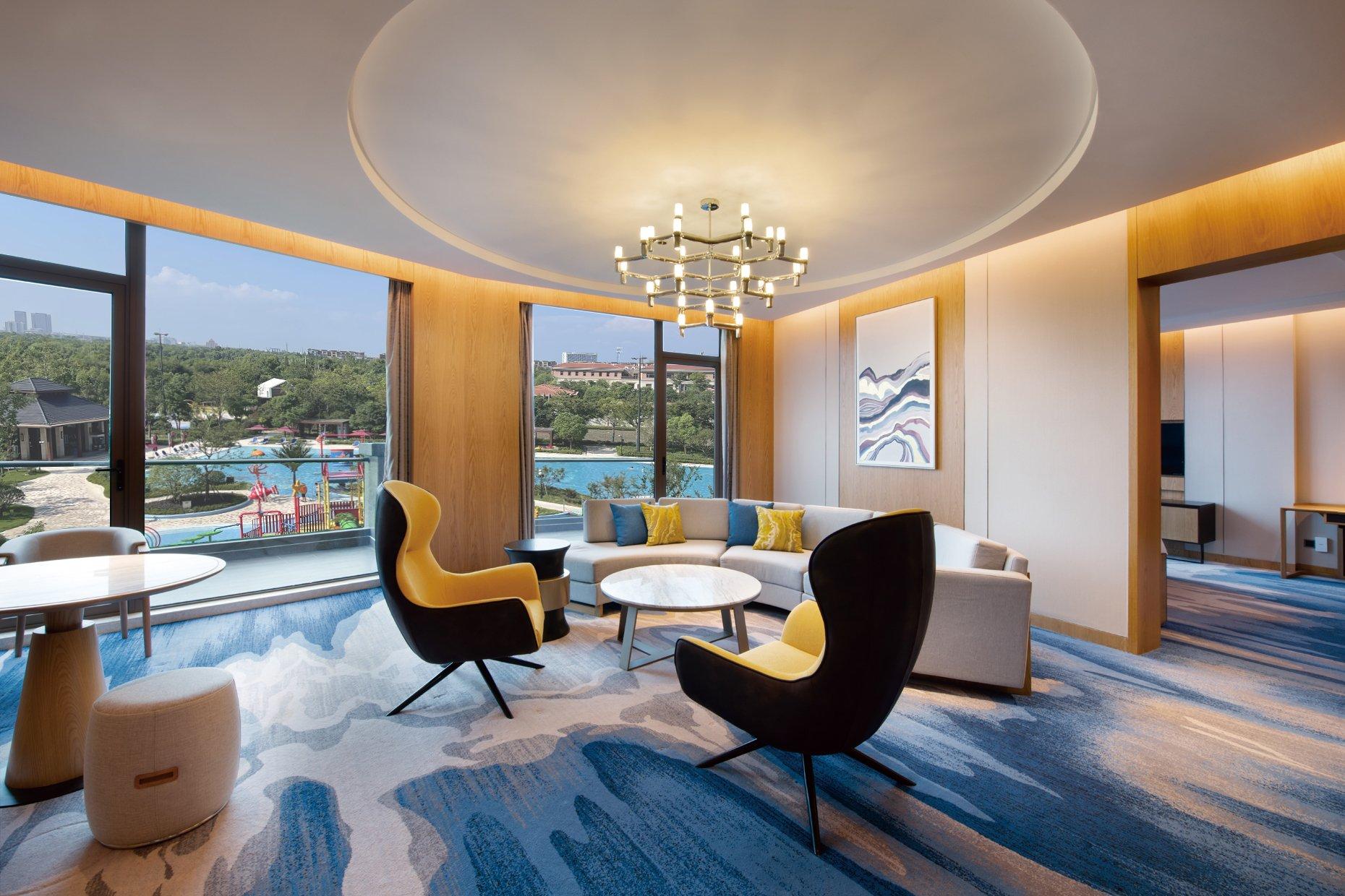 Suite Pool View One Bedroom