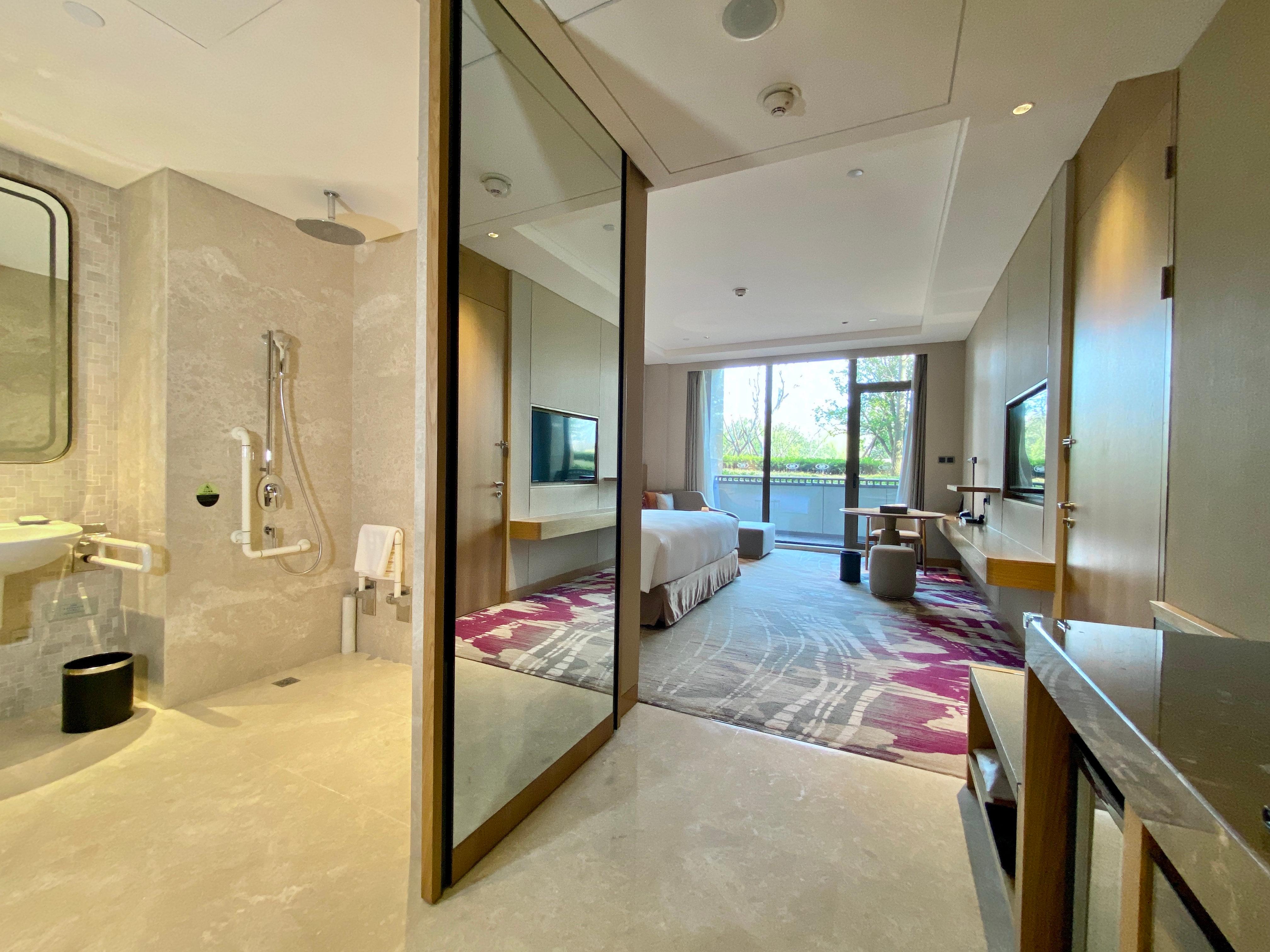 Double Accessible King Size Bed