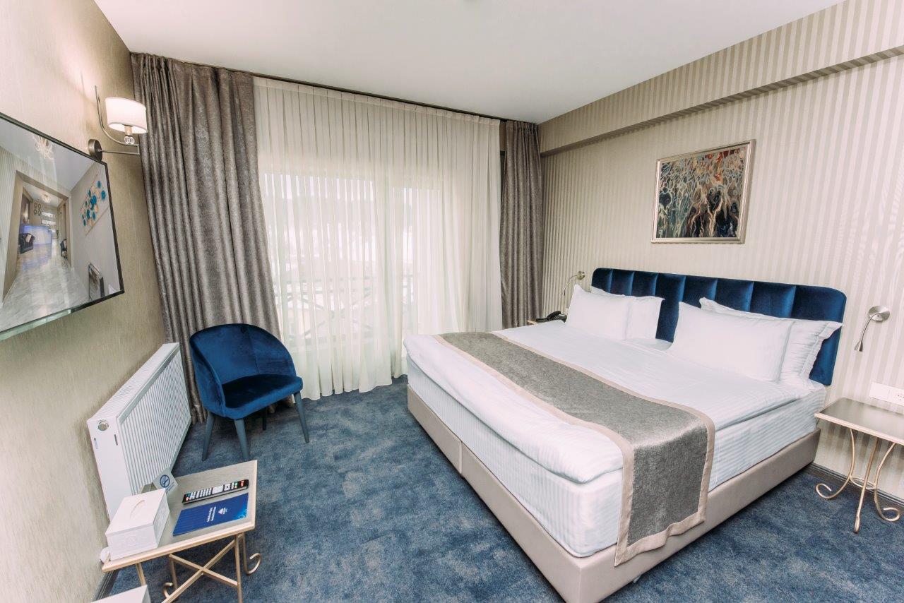 Double Deluxe King Bed