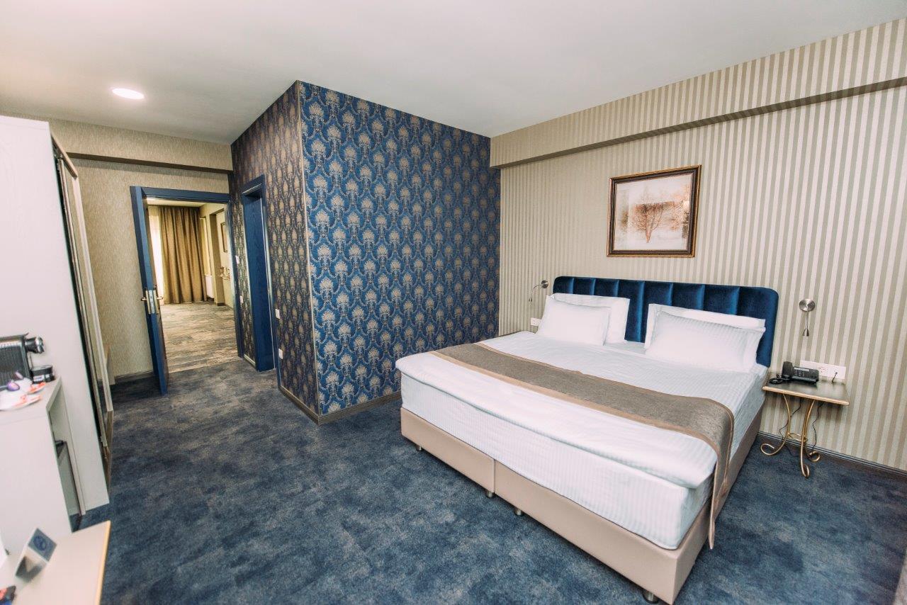 Double Deluxe King Bed