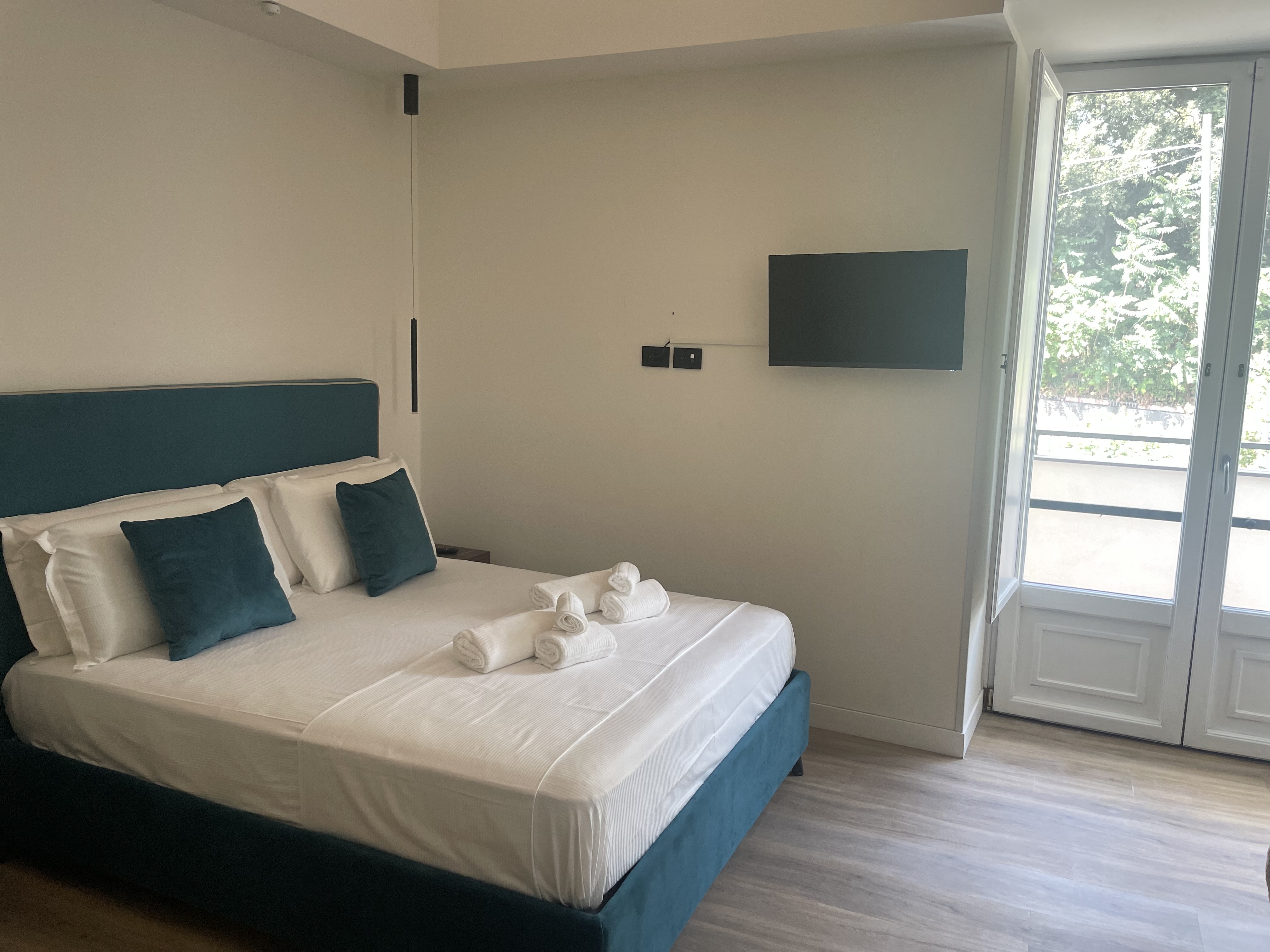 Double or Twin Deluxe One Bed