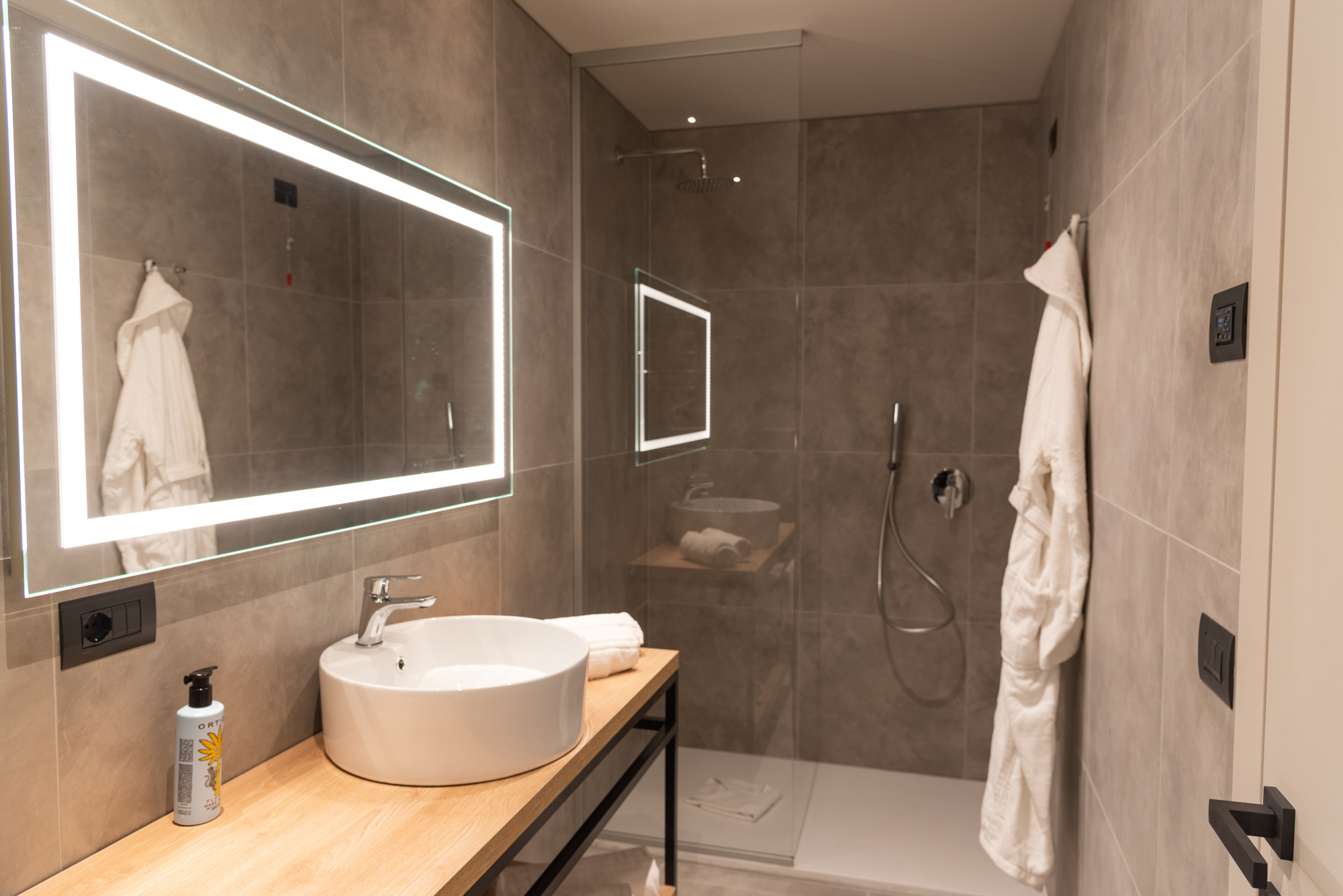 Double or Twin Standard