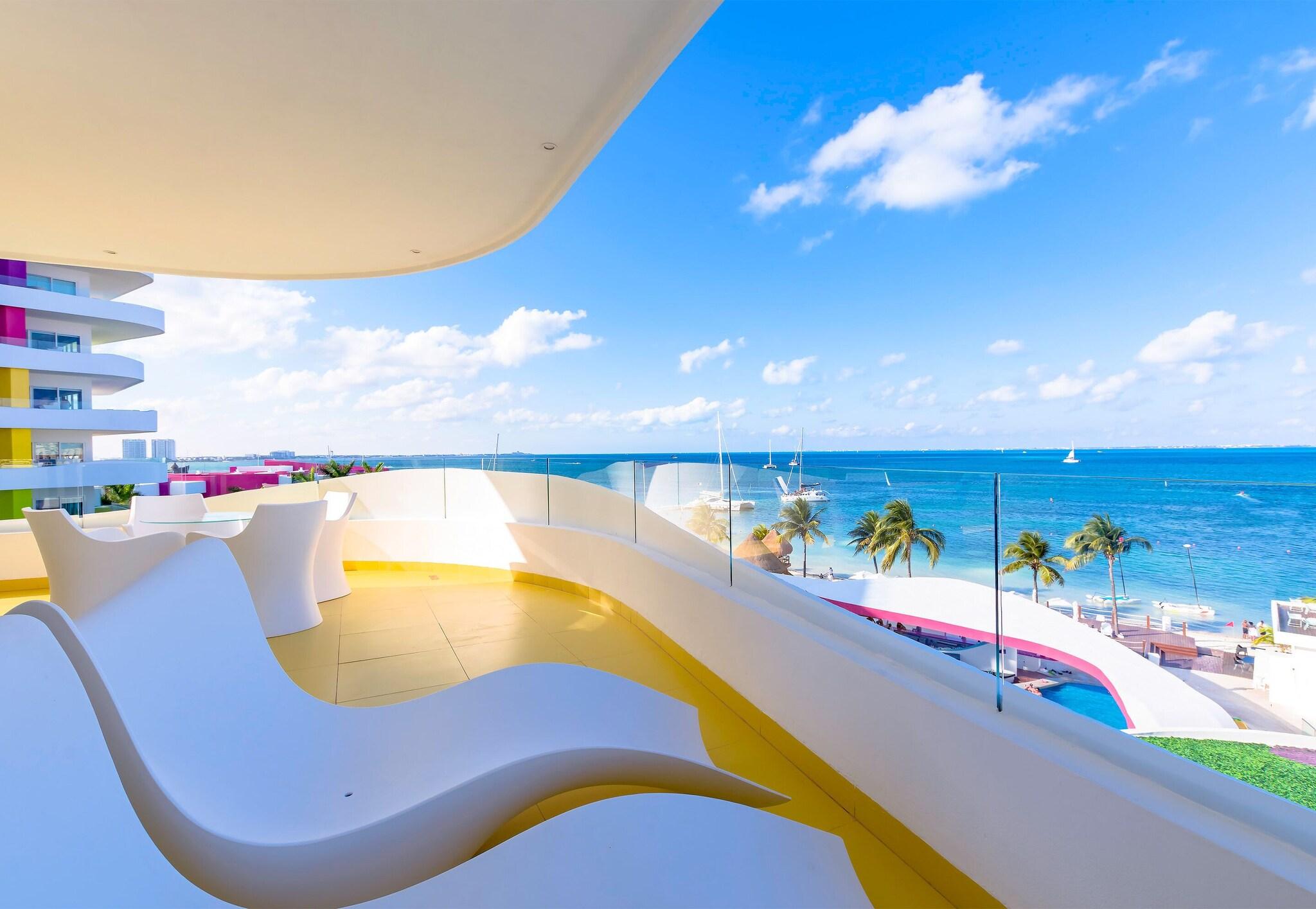 Suite Ocean Front King Bed