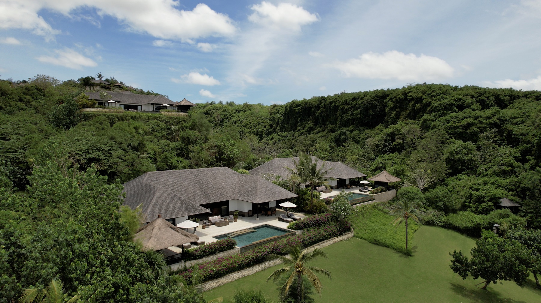 Villa Four Bedrooms with Views