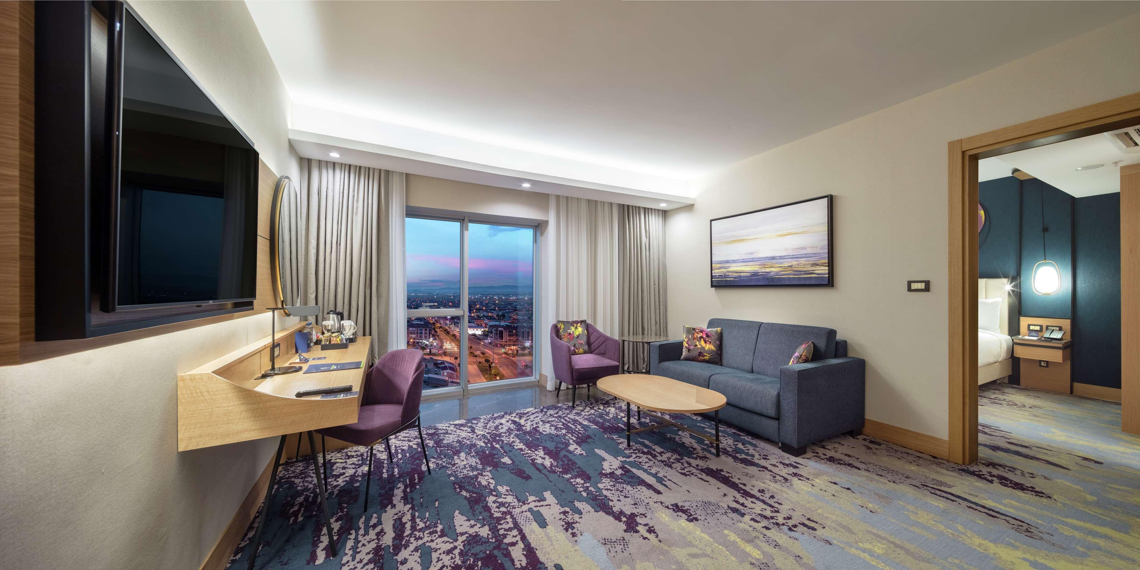 Double Guest Room King Bed