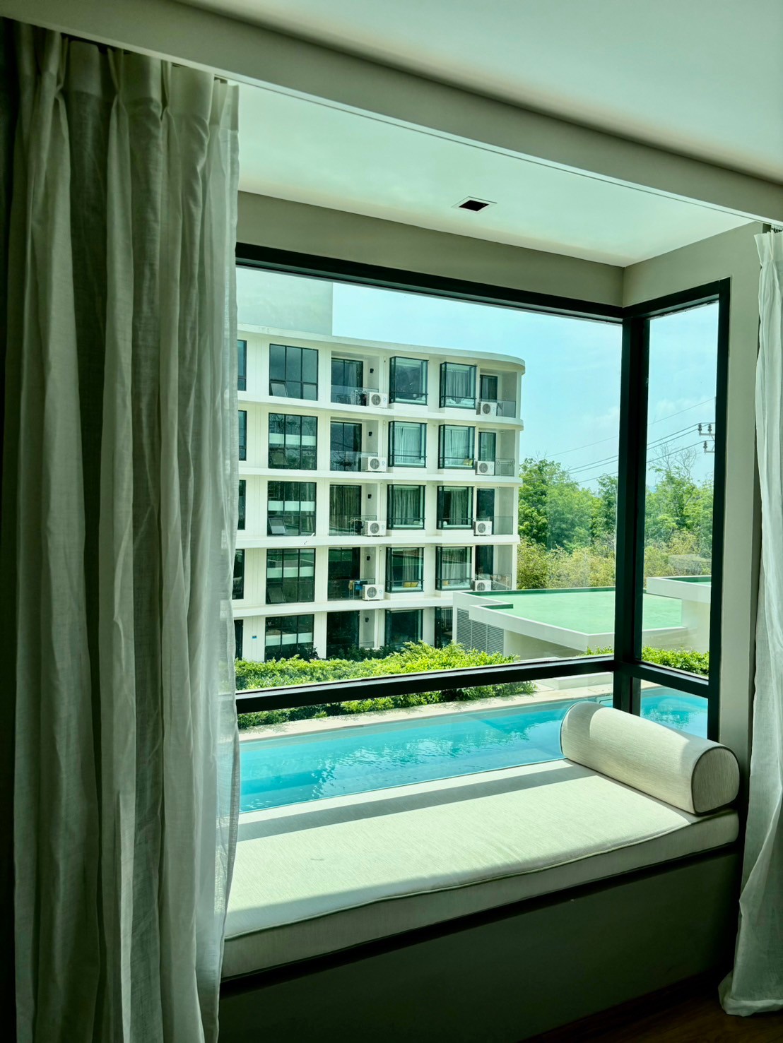 Double Deluxe Pool View