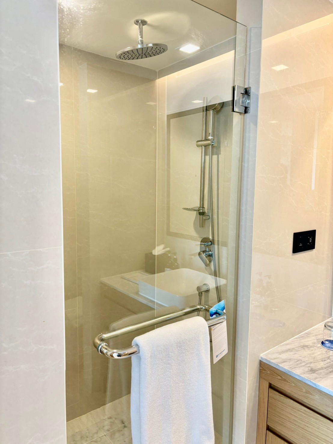 Double Deluxe Pool View