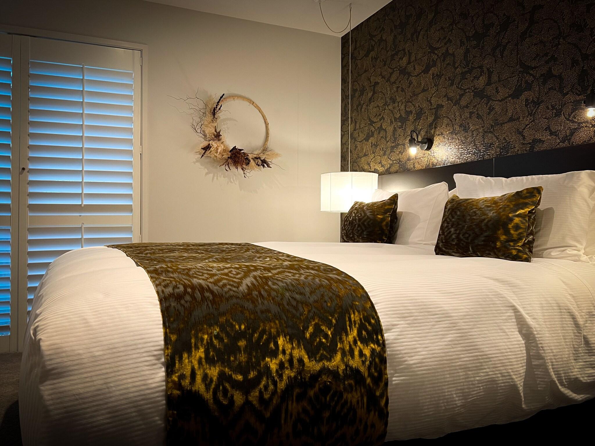 Apartment King Size Bed