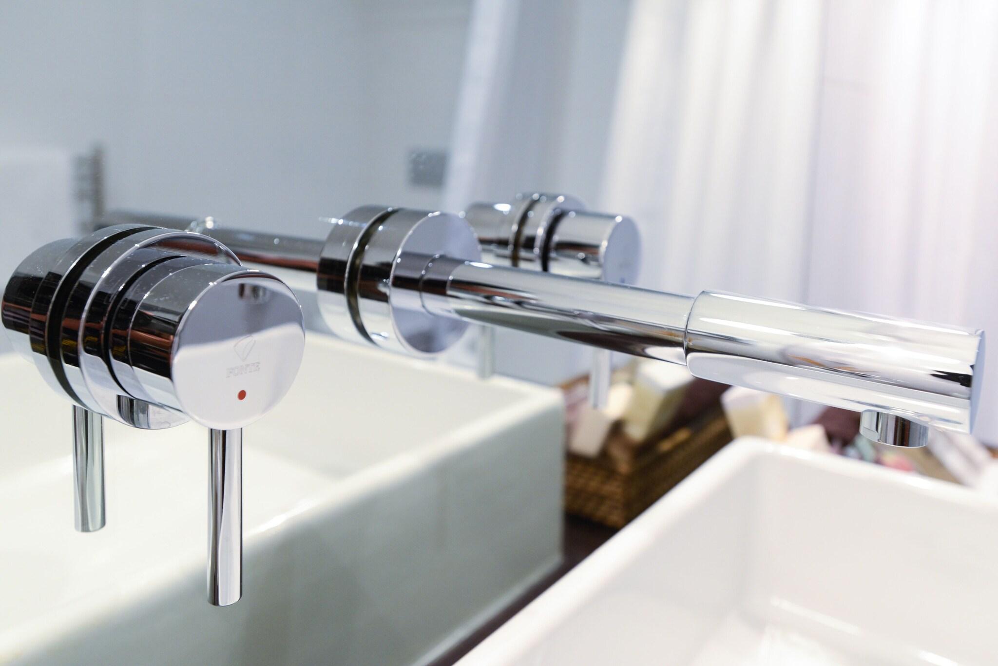 Studio King Size Bed