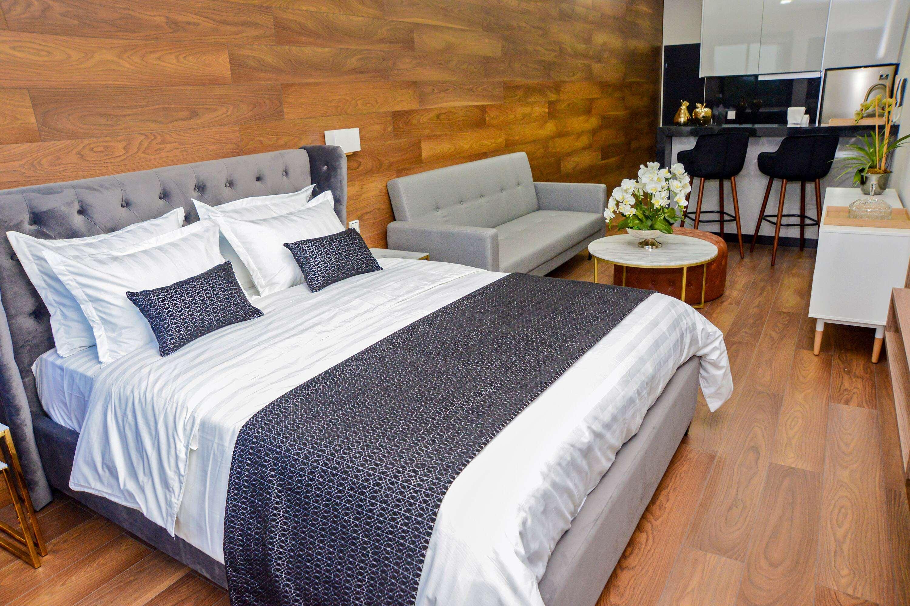 Studio Superior Queen Bed