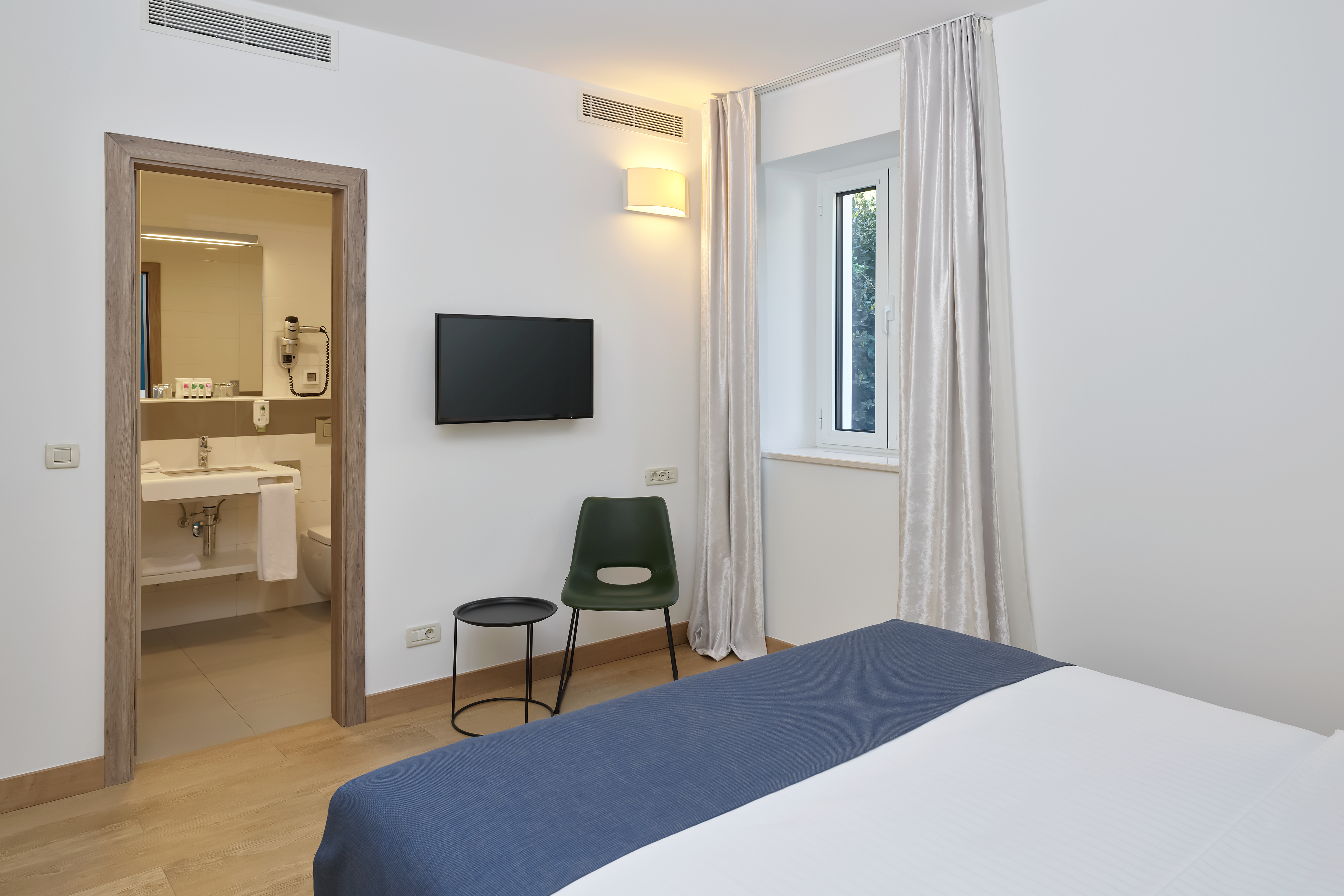 Apartment Capacity 4