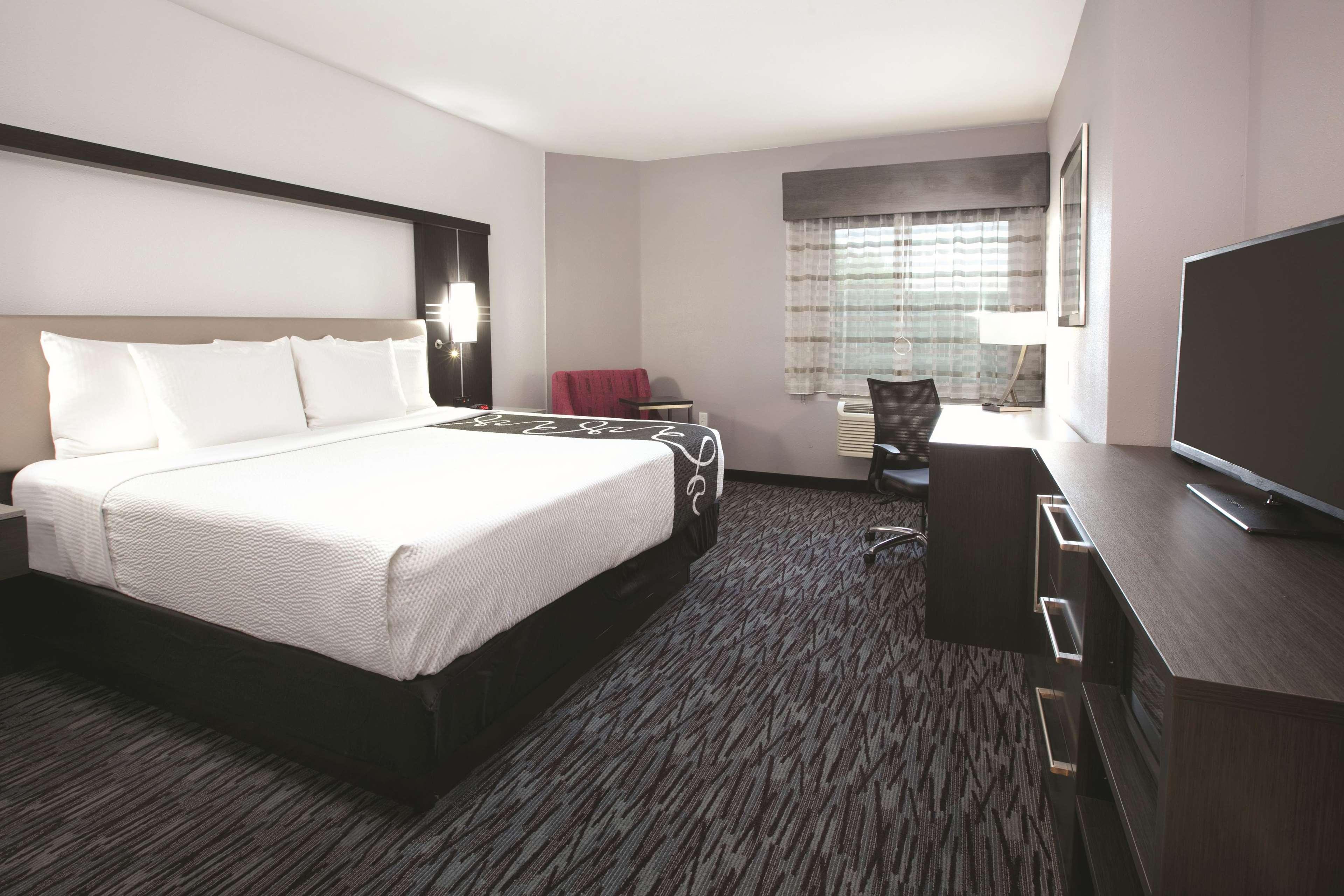 Double King Bed Non Smoking