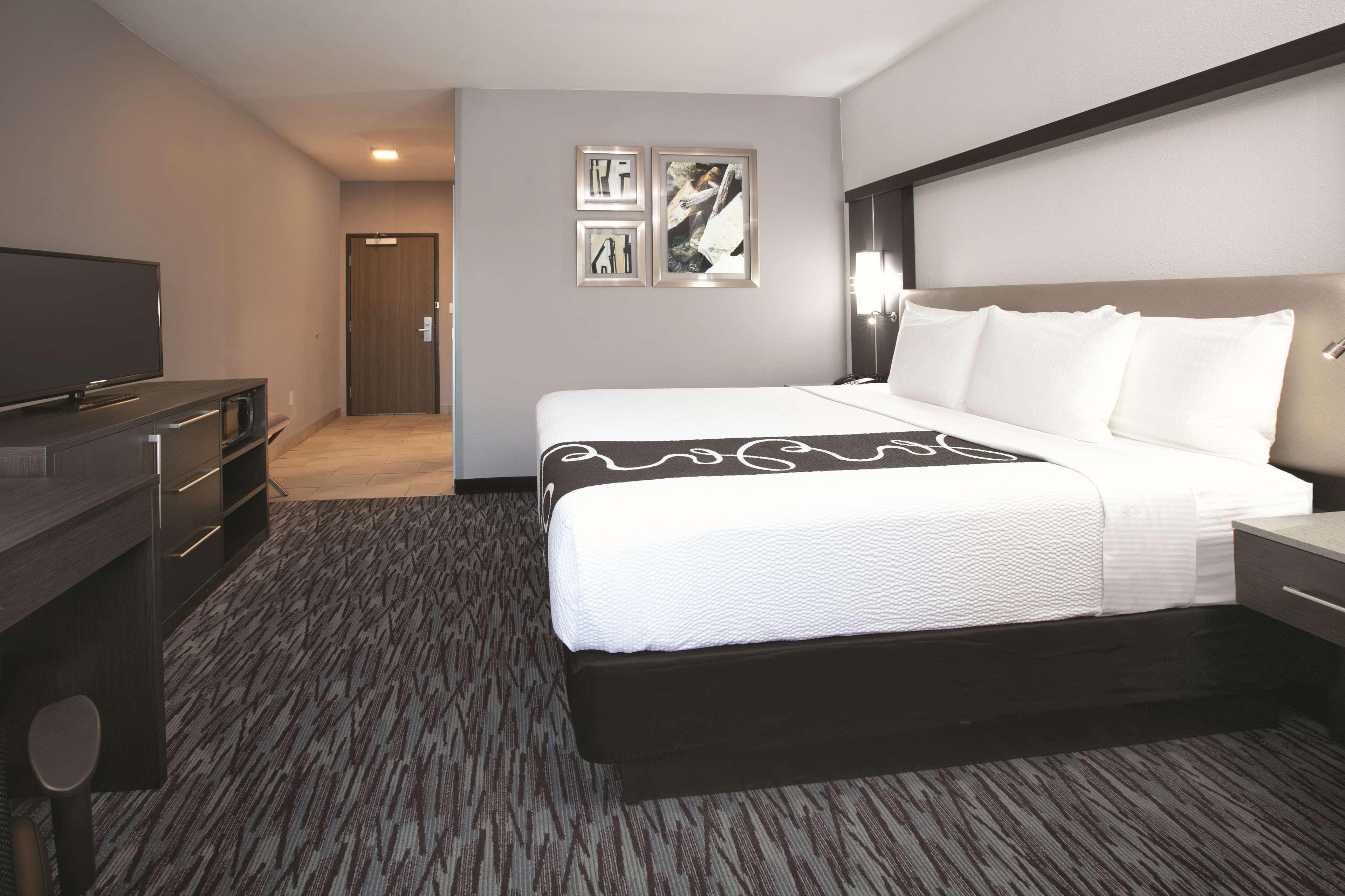 Double King Bed Non Smoking