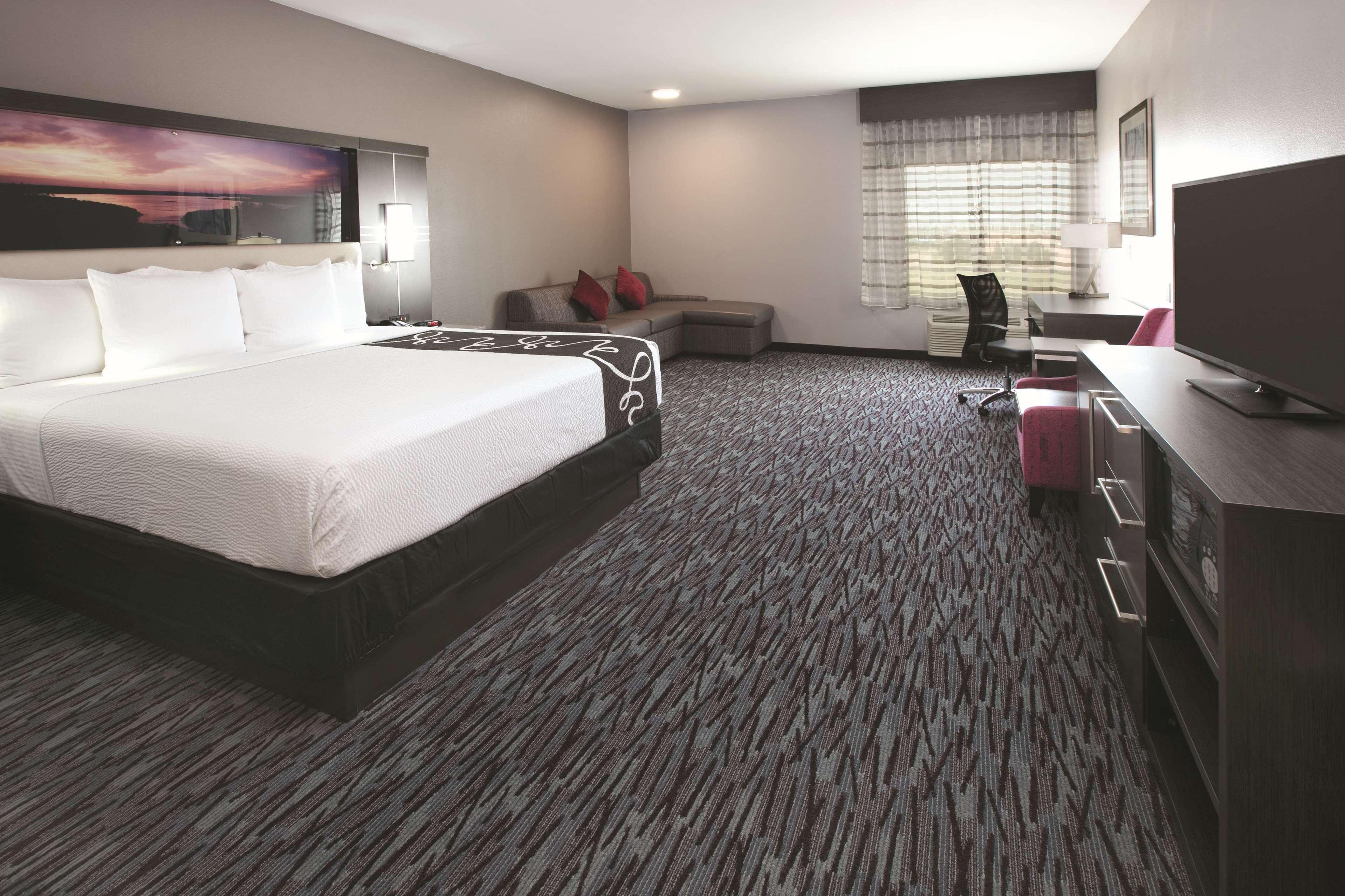 Double Deluxe King Bed