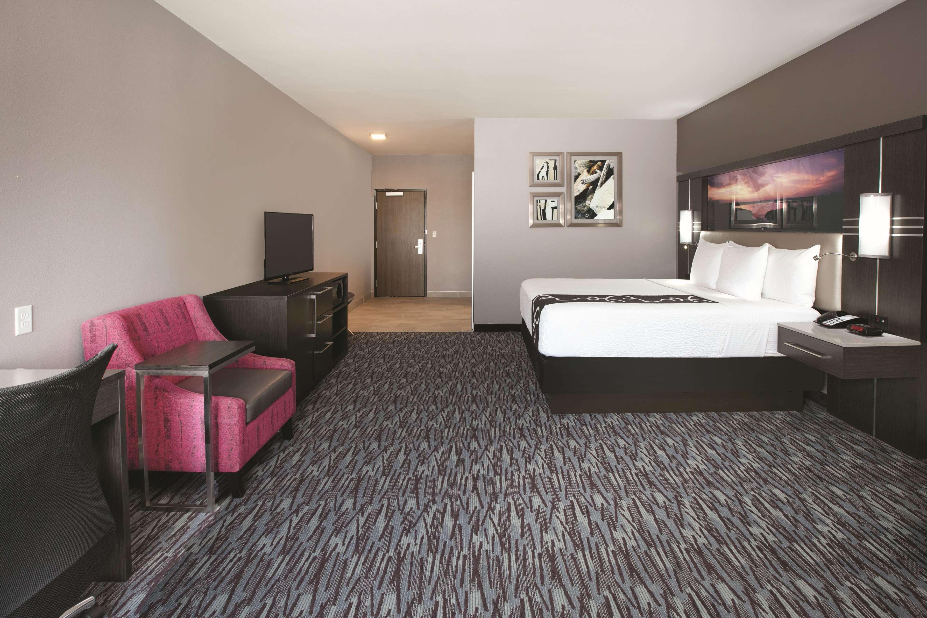 Double Deluxe King Bed