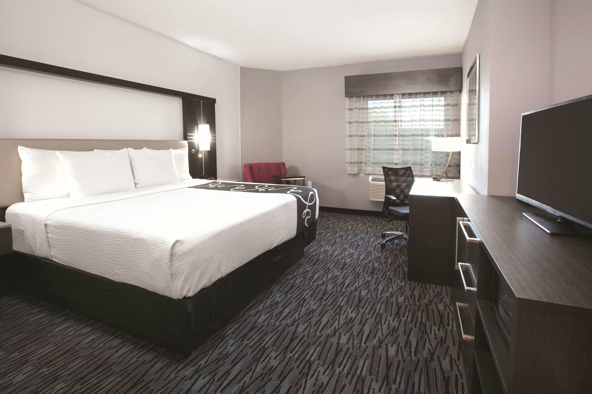 Double Deluxe King Bed