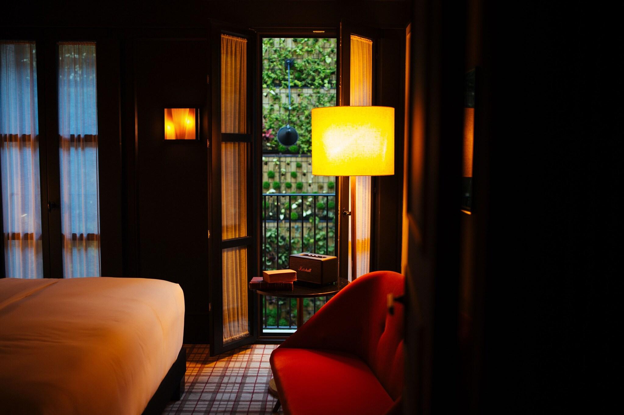 Double King Size Bed