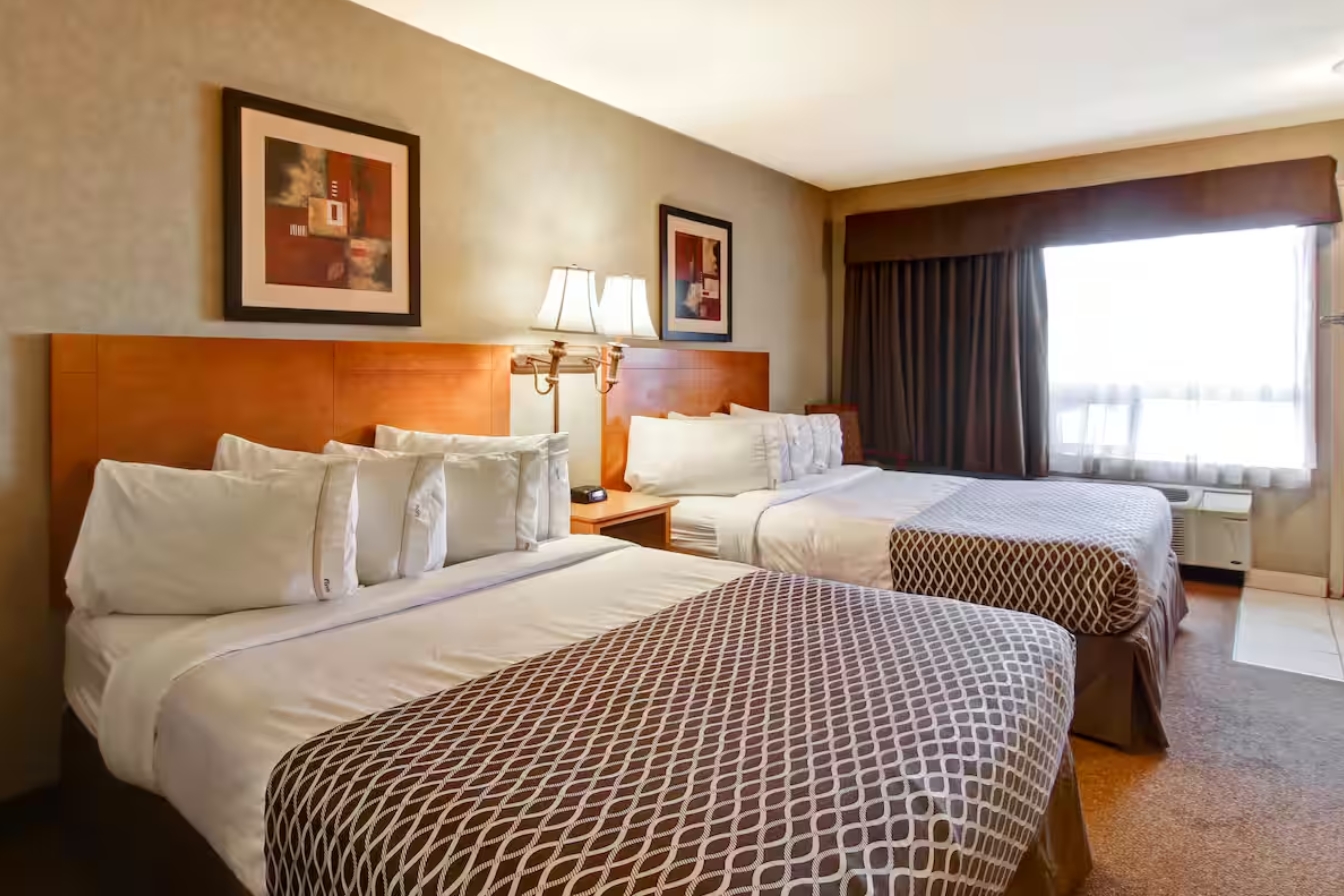 Studio Two Queen Beds