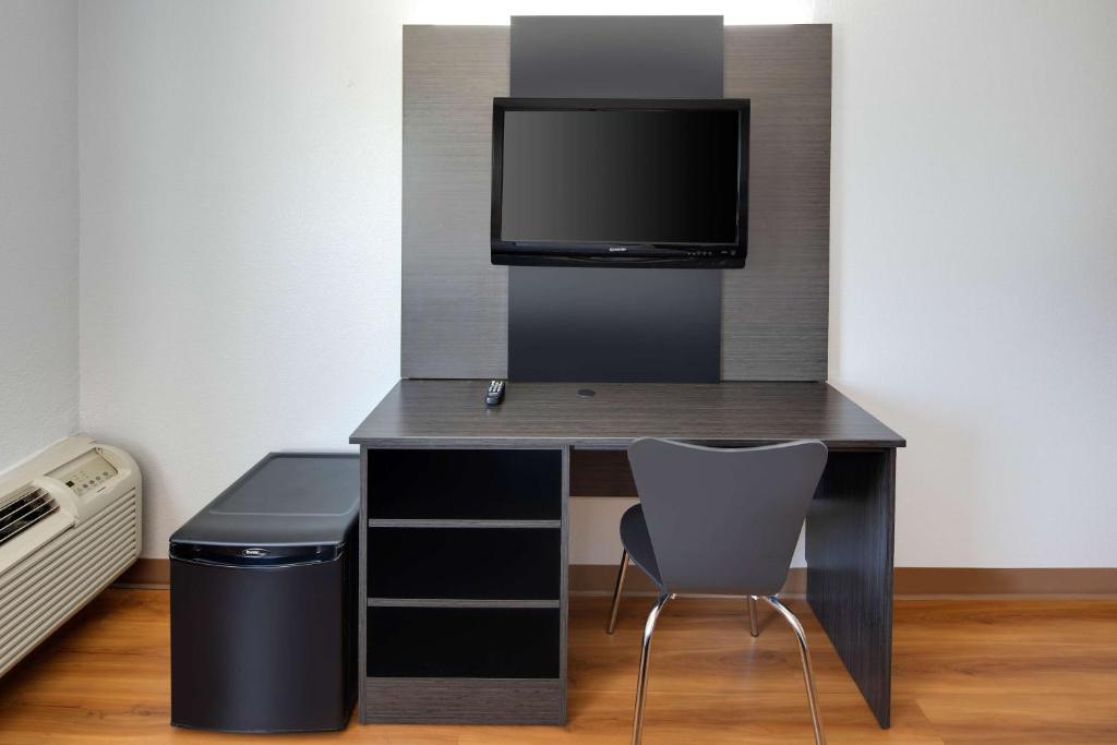 Double Accessible King Size Bed