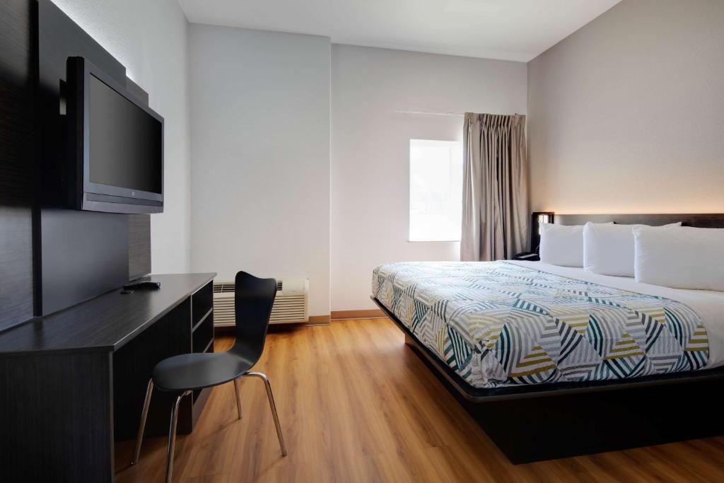 Double Accessible King Size Bed