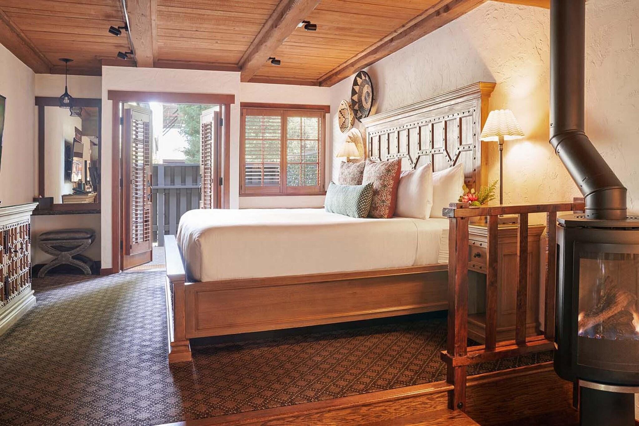 Double Deluxe King Bed