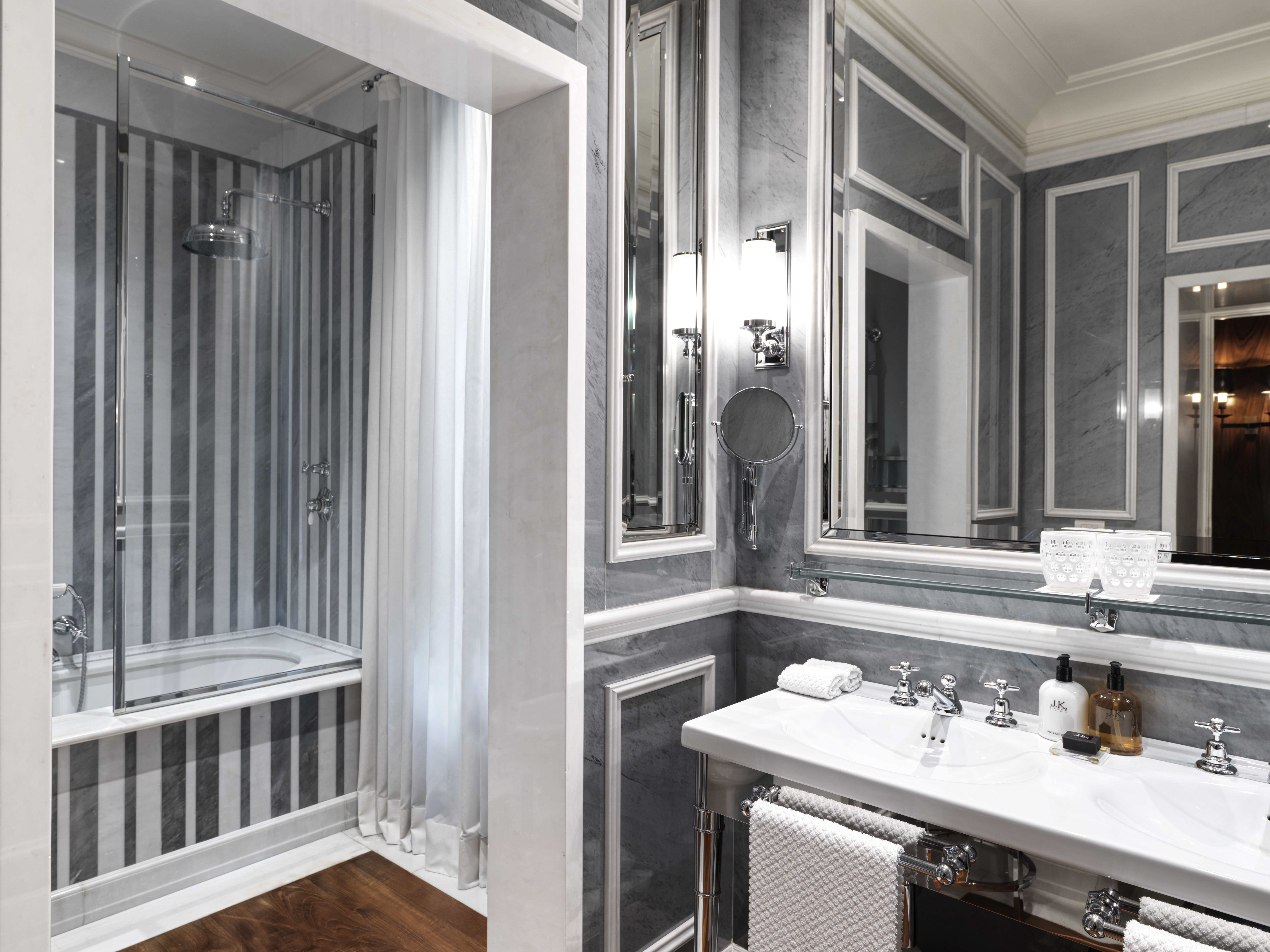 Room Deluxe with Balcony